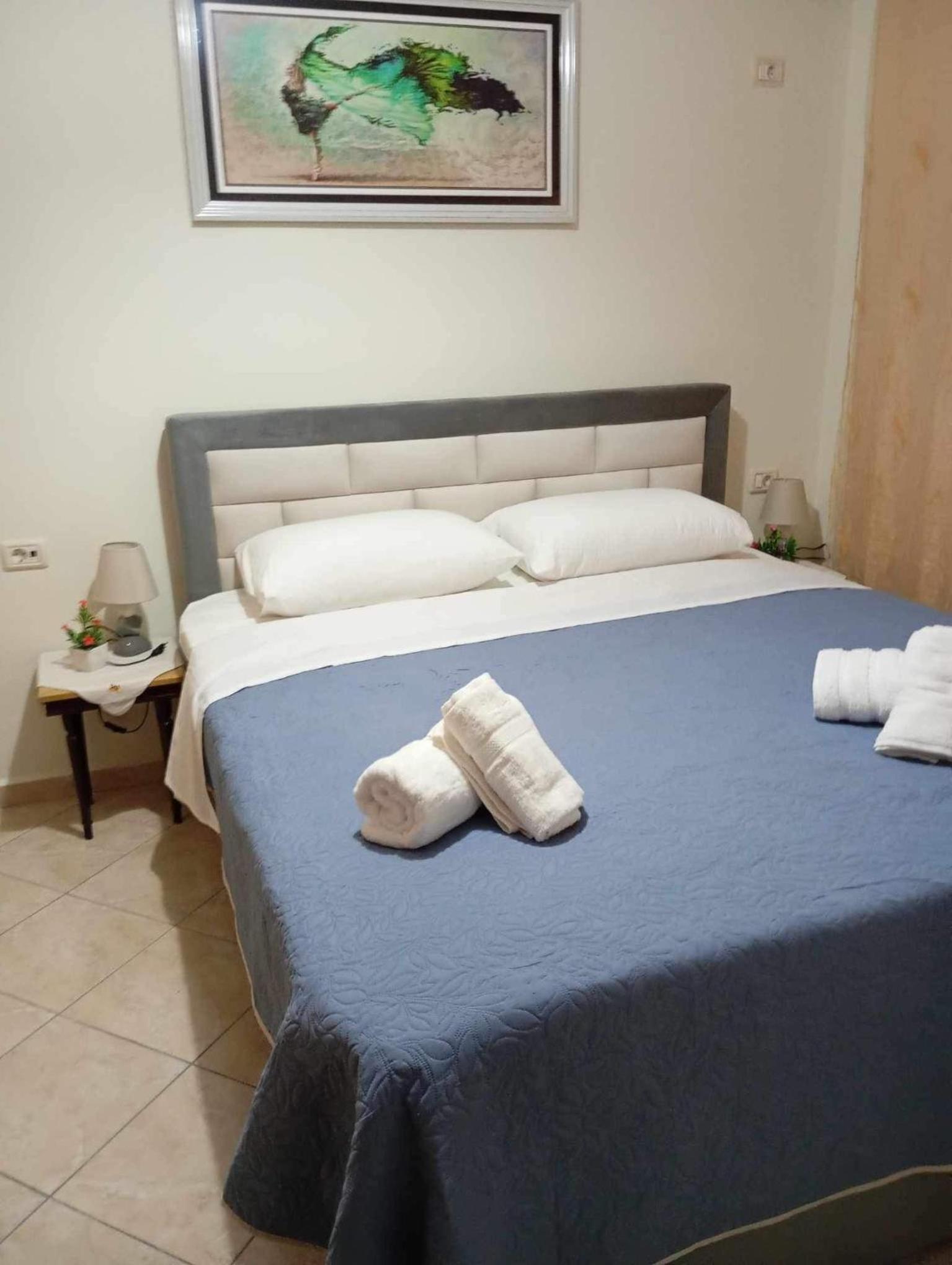 Aleksander’s New and spacious Apartment in Saranda