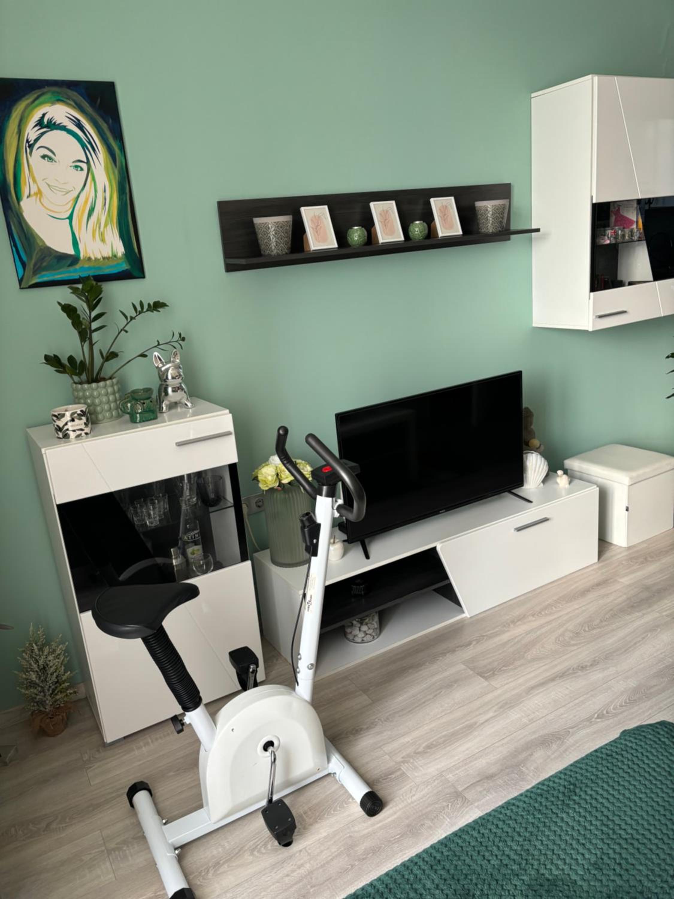 Modern, Cute and Comfy Apartment - FREE PRIVATE PARKING