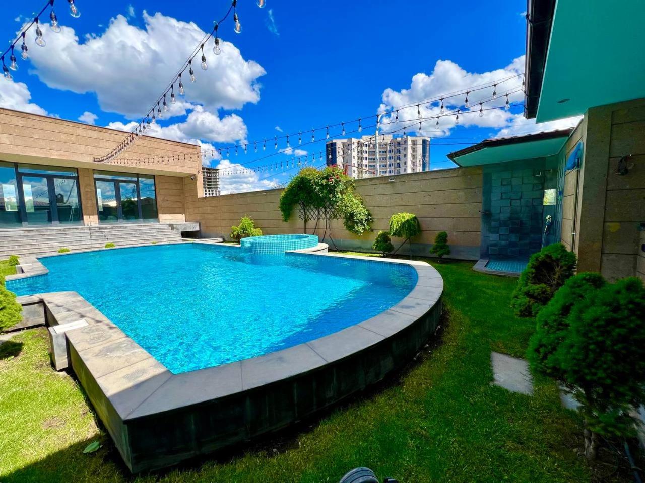 Luxury villa with Pool and Jacuzzi