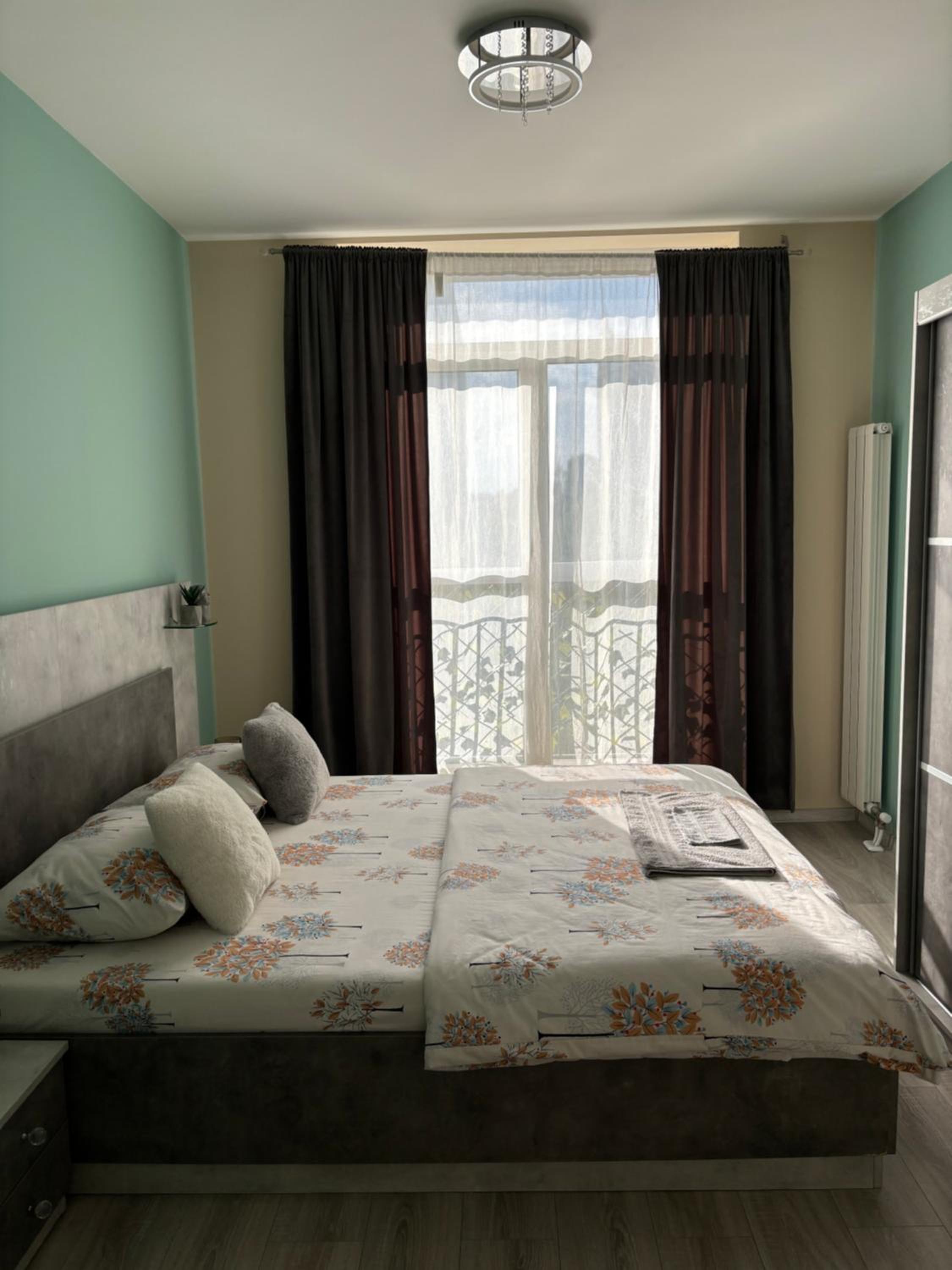 Modern, Cute and Comfy Apartment - FREE PRIVATE PARKING