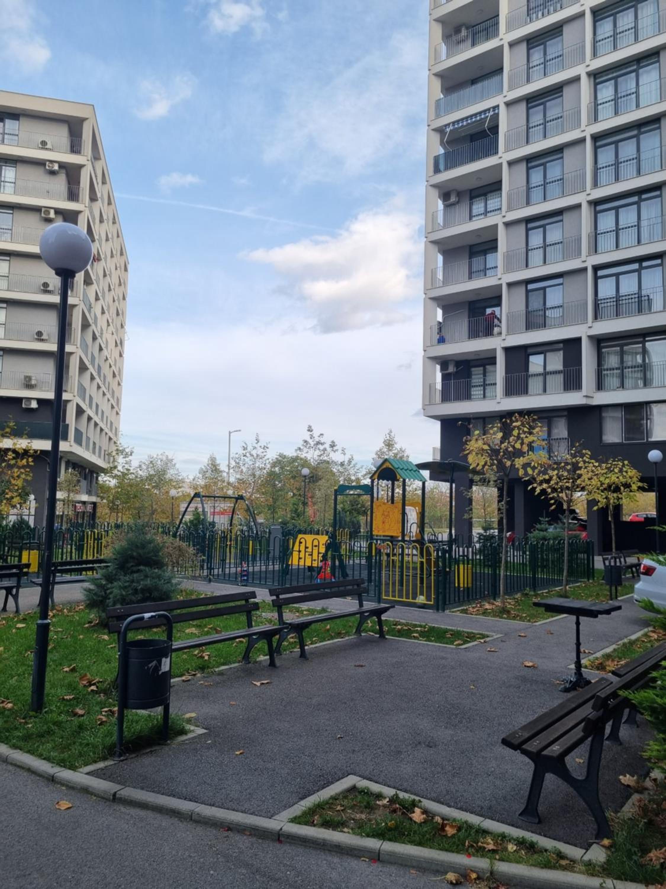 Modern, Cute and Comfy Apartment - FREE PRIVATE PARKING