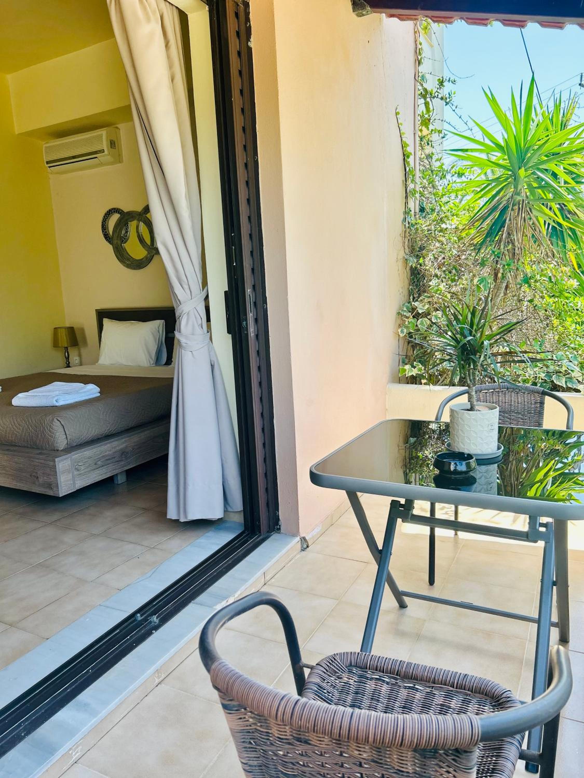 Esperia apartments