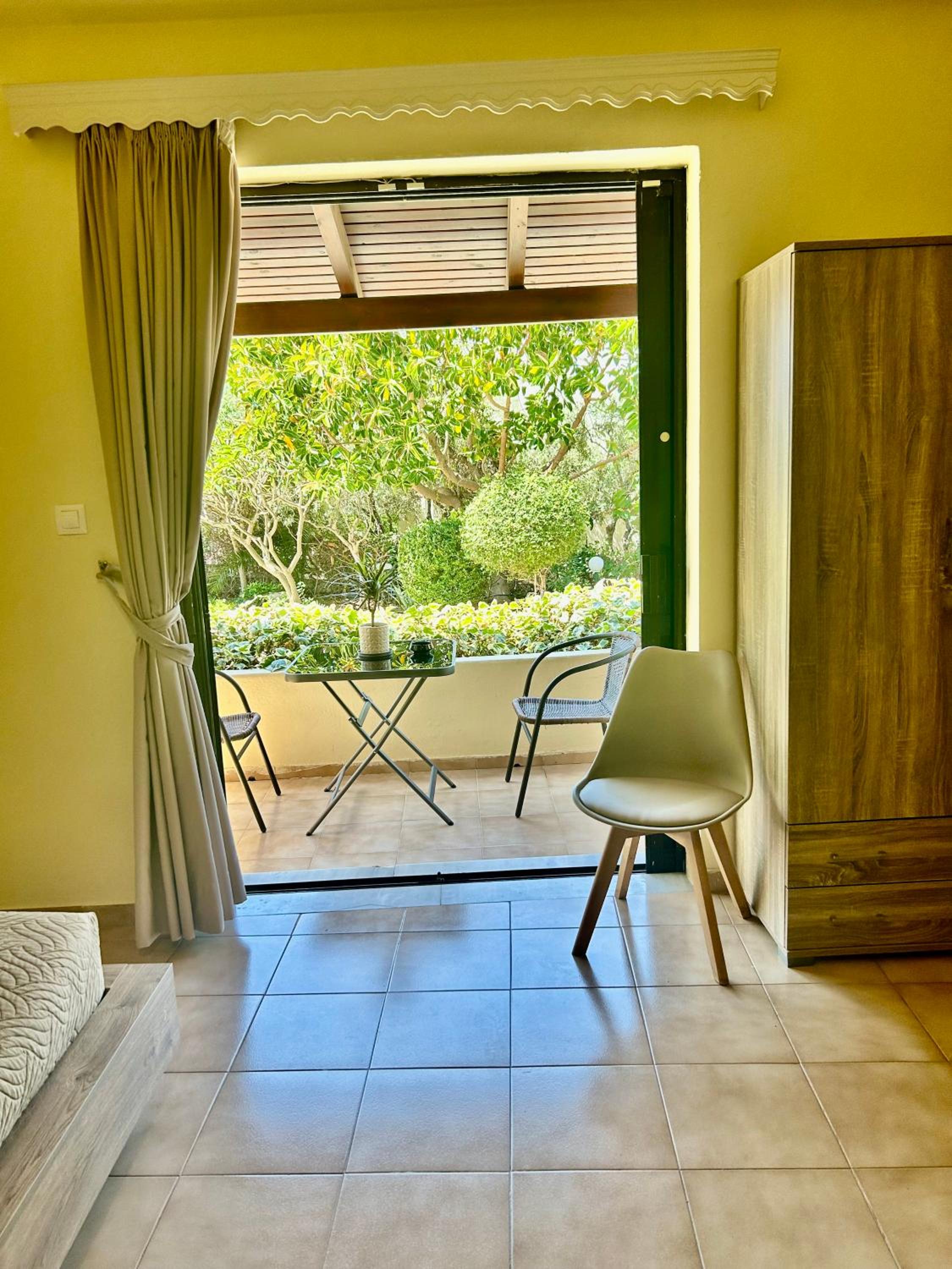 Esperia apartments