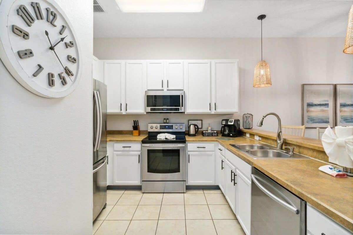 Second floor upgraded condo in Bahama Bay 2 bedrooms