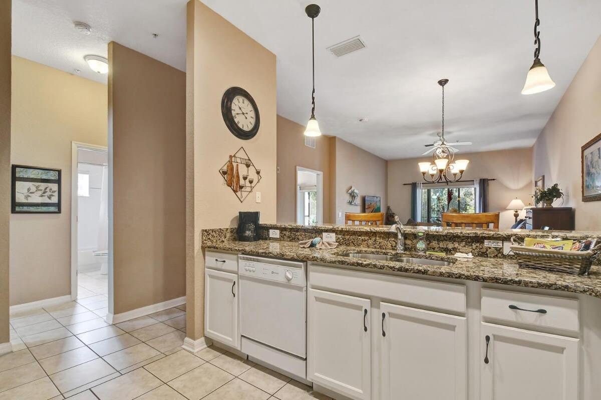 Bahama Bay- Two bedrooms condo fully equipped