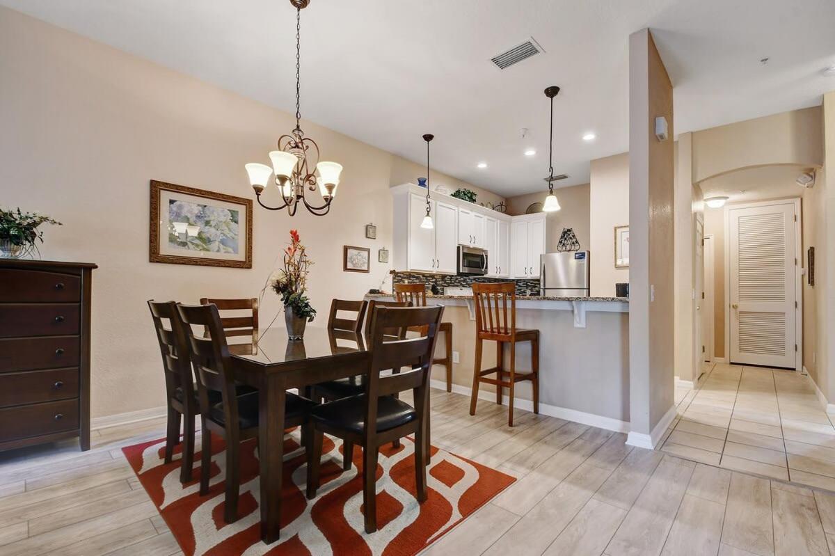Bahama Bay- Two bedrooms condo fully equipped