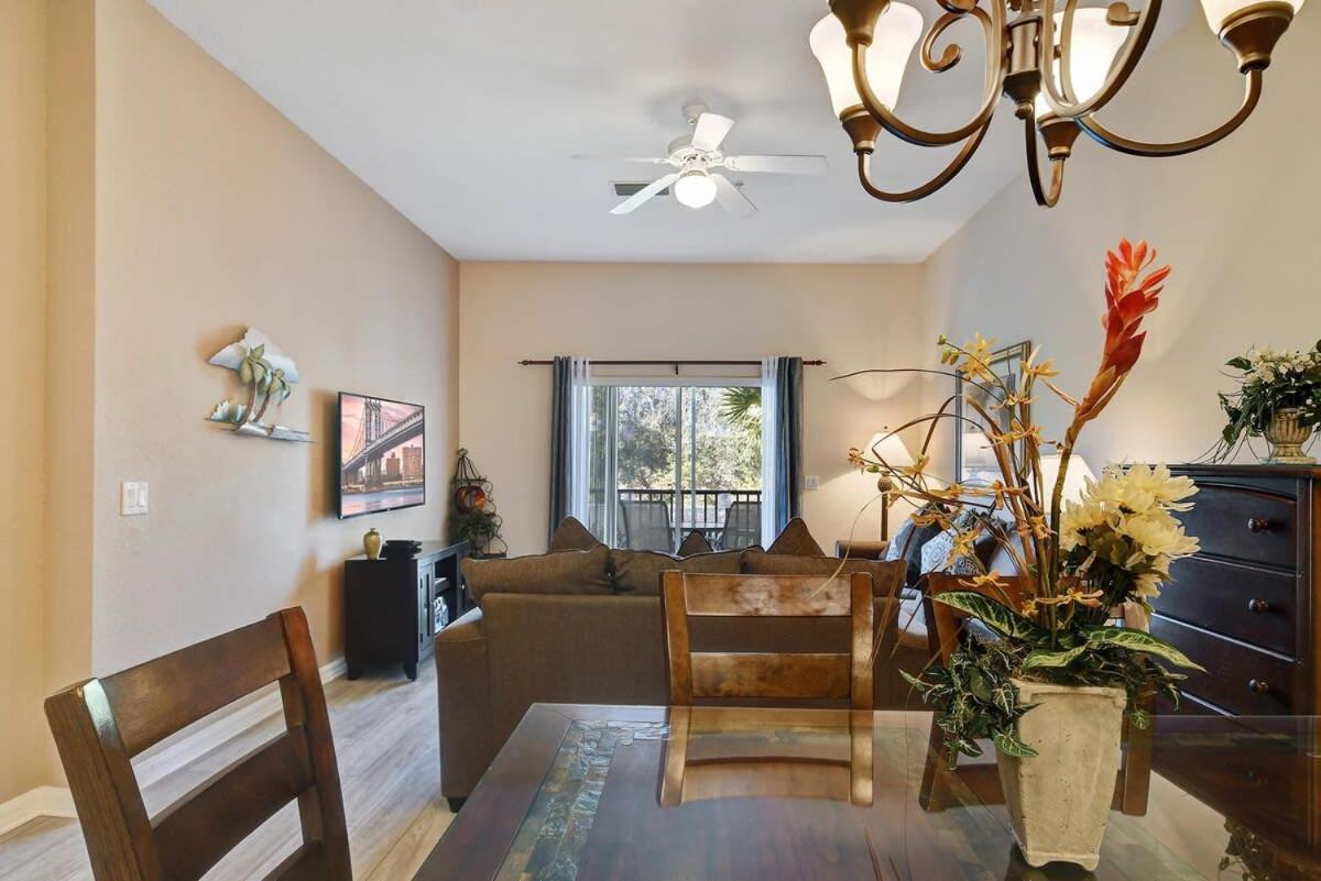 Bahama Bay- Two bedrooms condo fully equipped