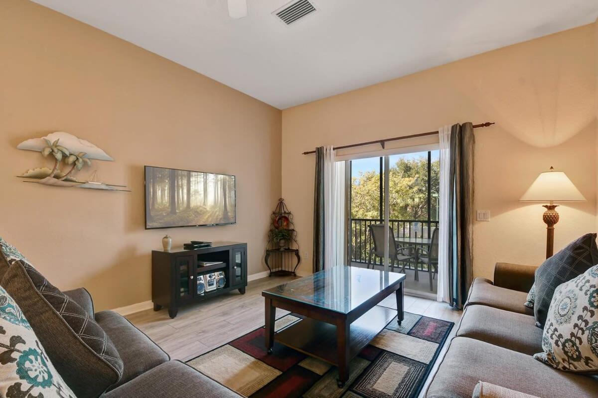 Bahama Bay- Two bedrooms condo fully equipped