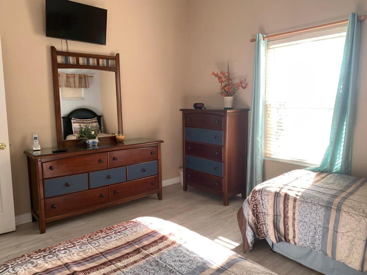 Bahama Bay- Two bedrooms condo fully equipped