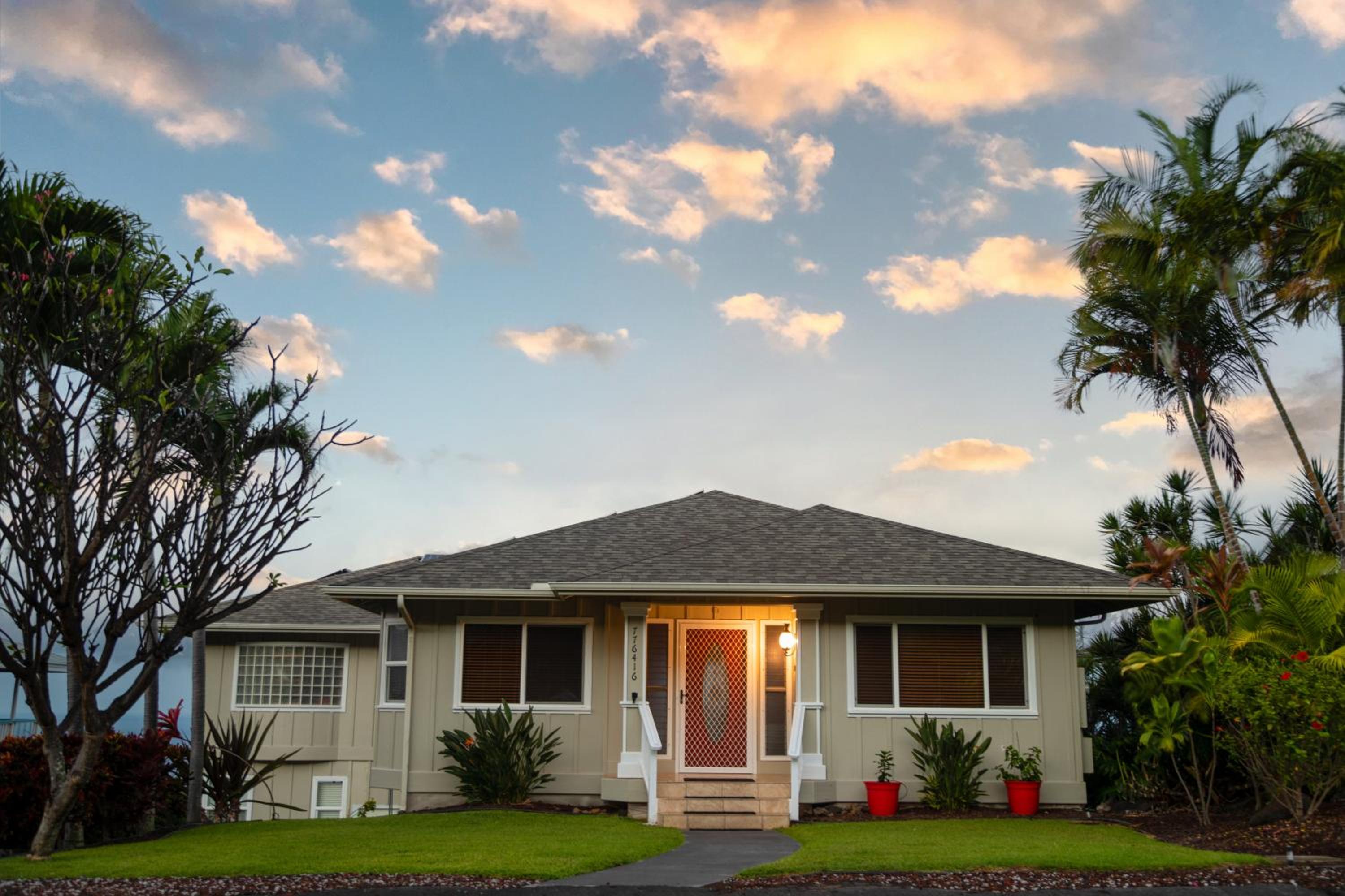 Hotel Kailua-Kona Exceptional Oceanview Home - Heated Oasis Pool & Stunning Ocean View