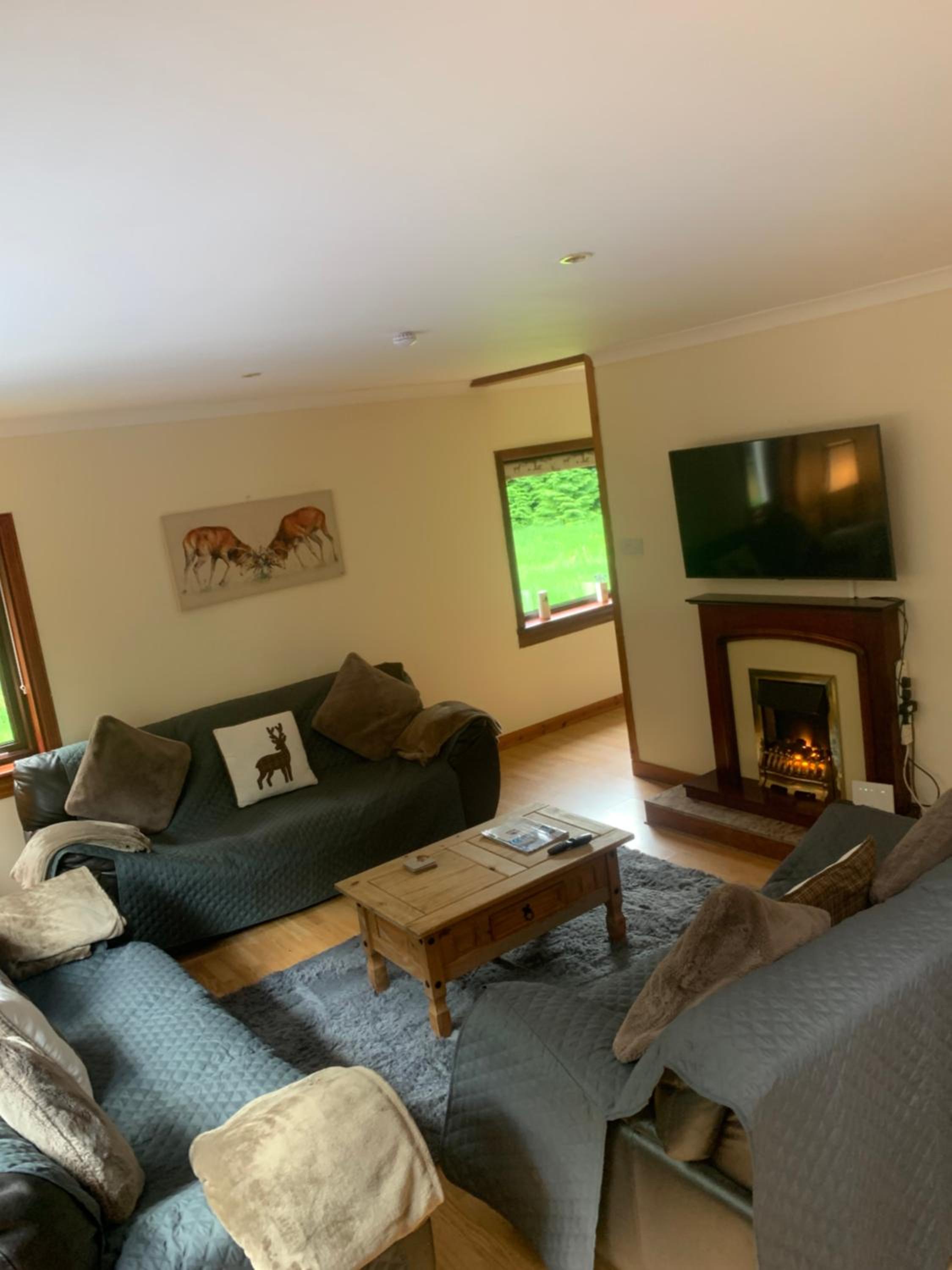 Captivating 5-Bed Cottage with private hot tub view 5