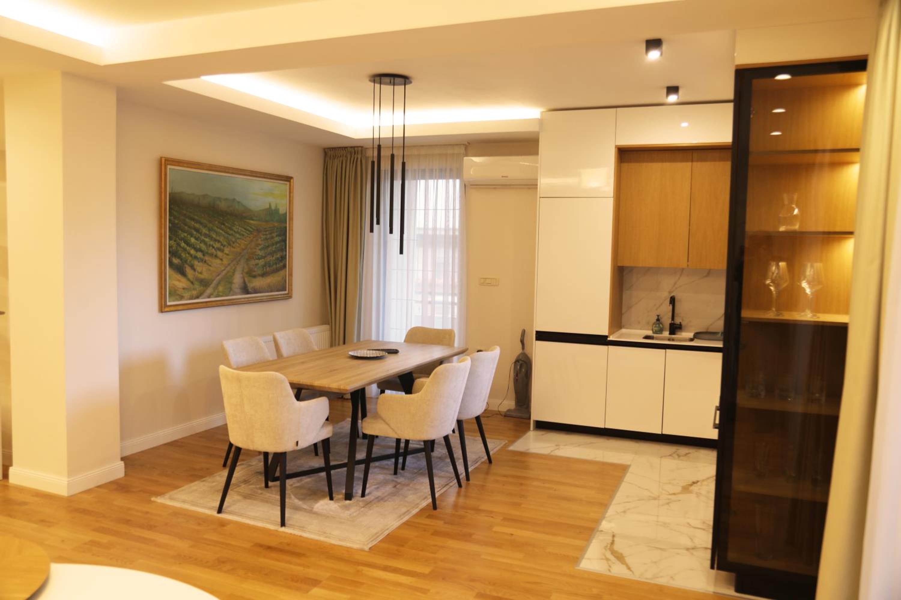 Brand new LUX Apartment view 3