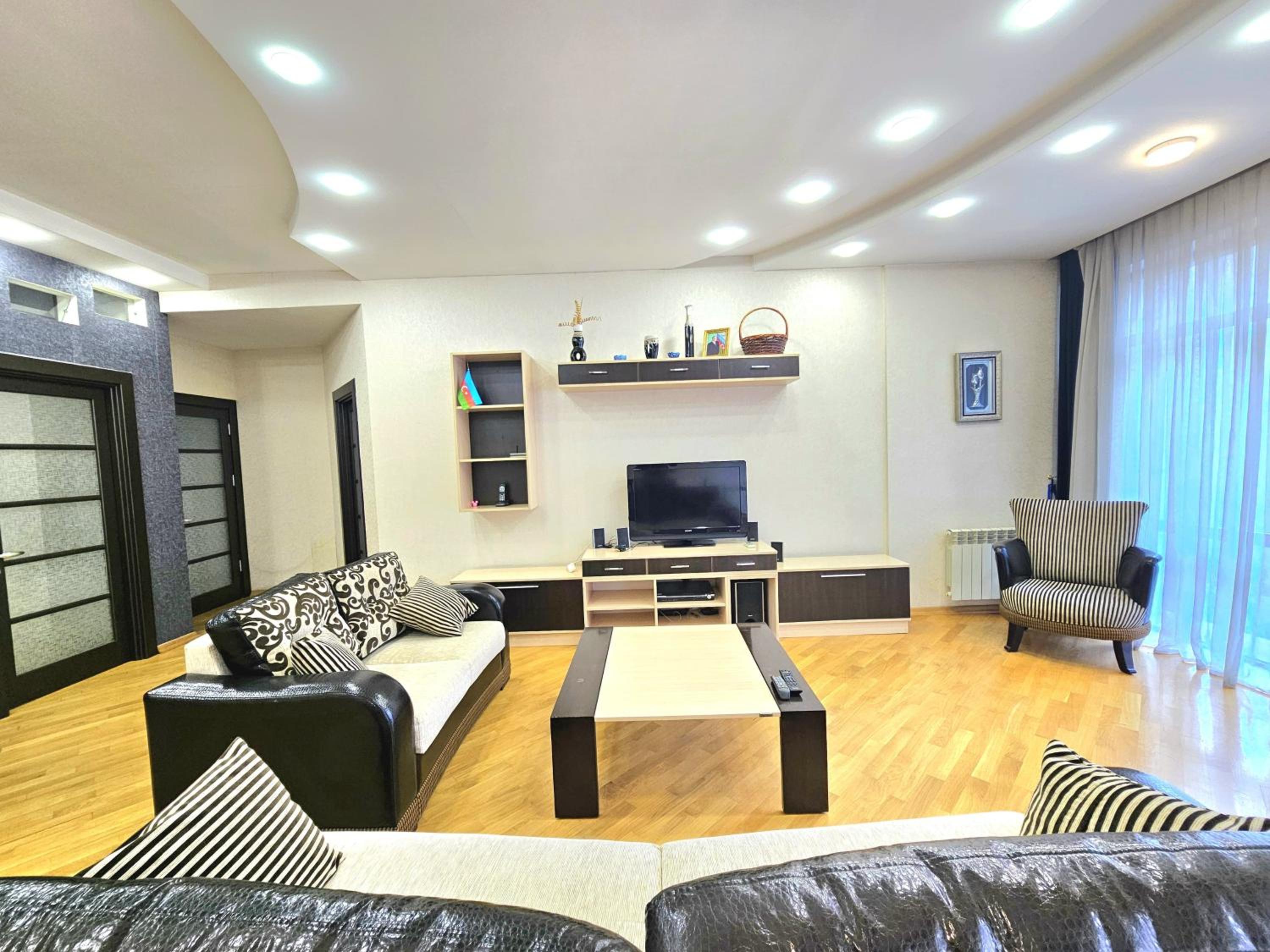 Big Apartment in the centre Baku