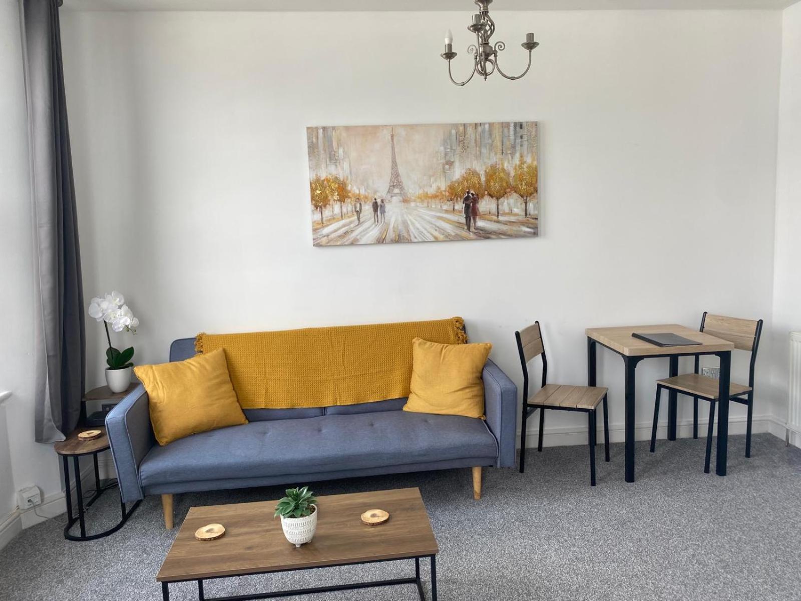Montrose - Stylish Apartment with free Parking view 4