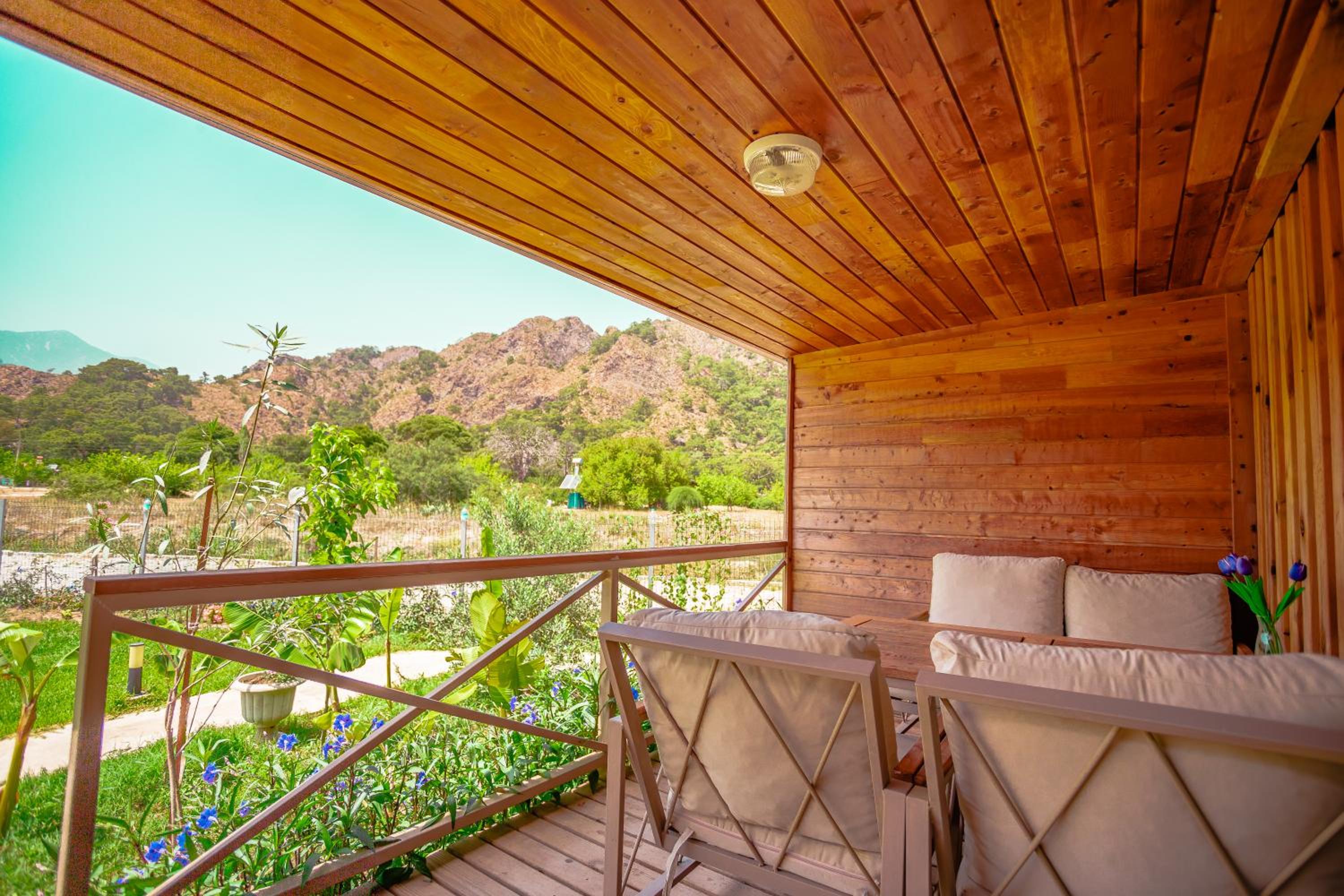 Izgen Bungalows