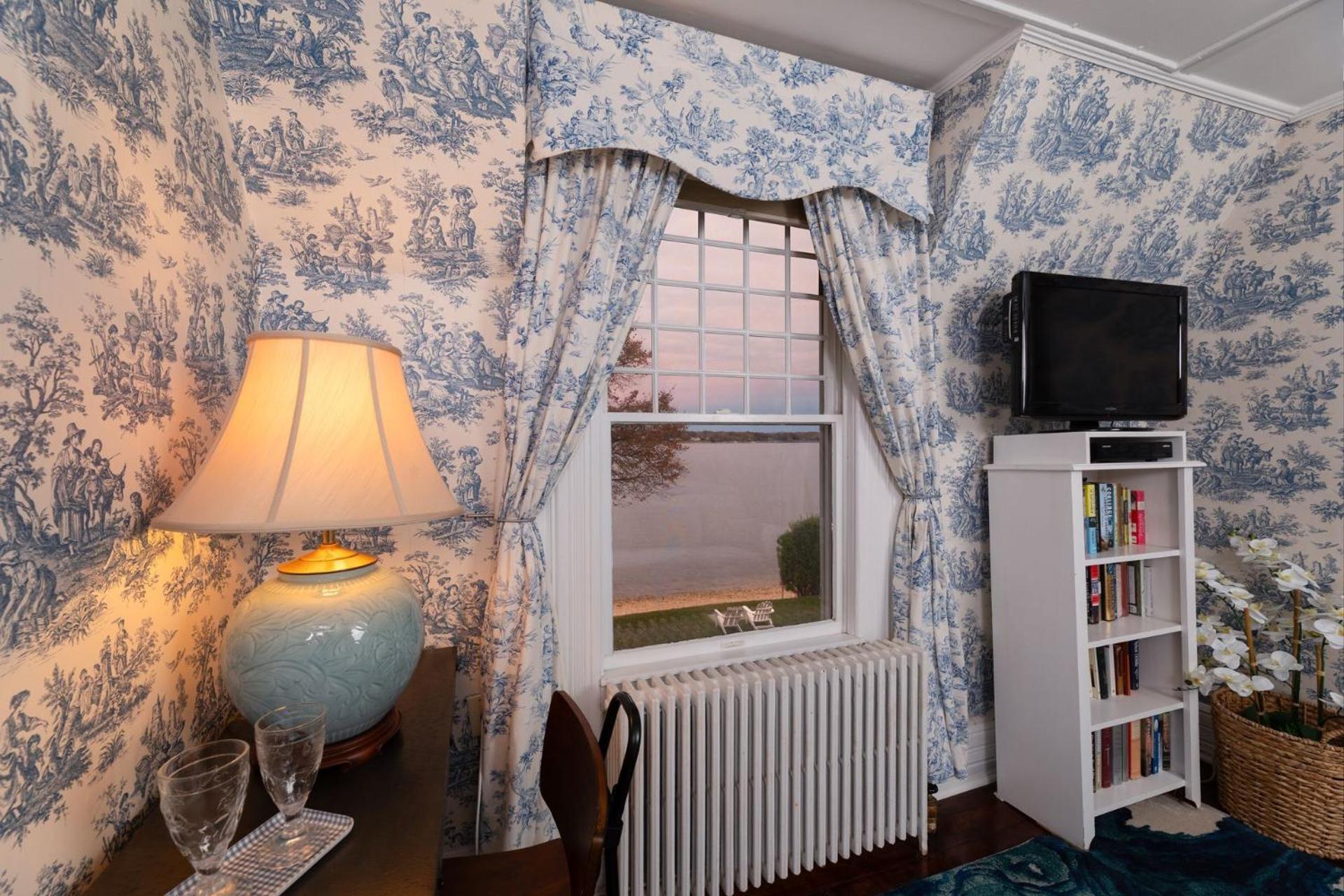 Harbor Knoll Bed and Breakfast