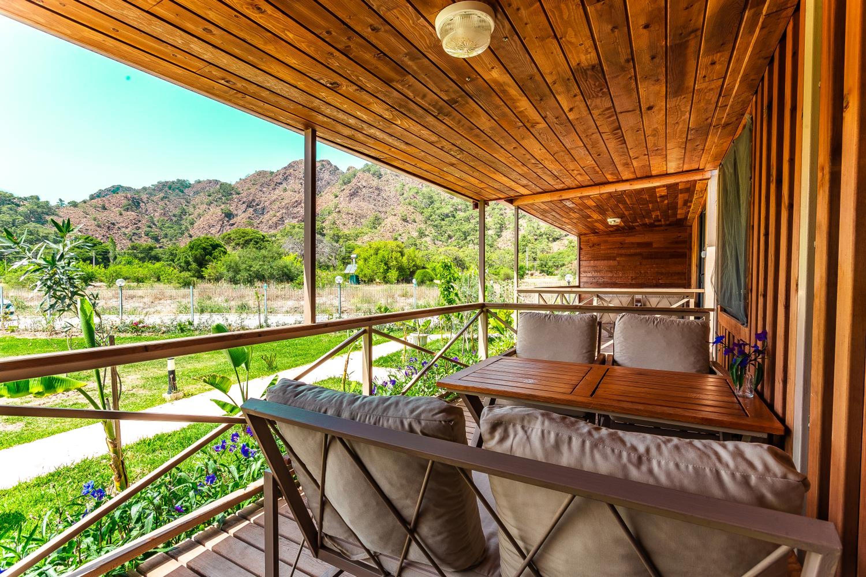 Izgen Bungalows