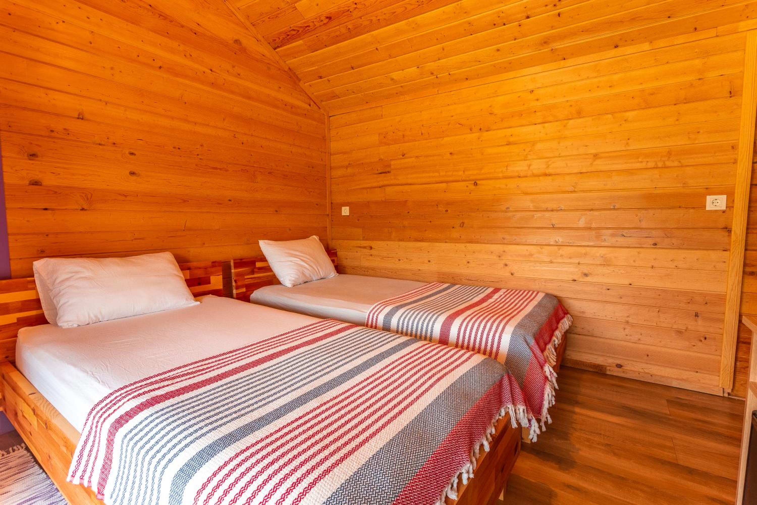 Izgen Bungalows