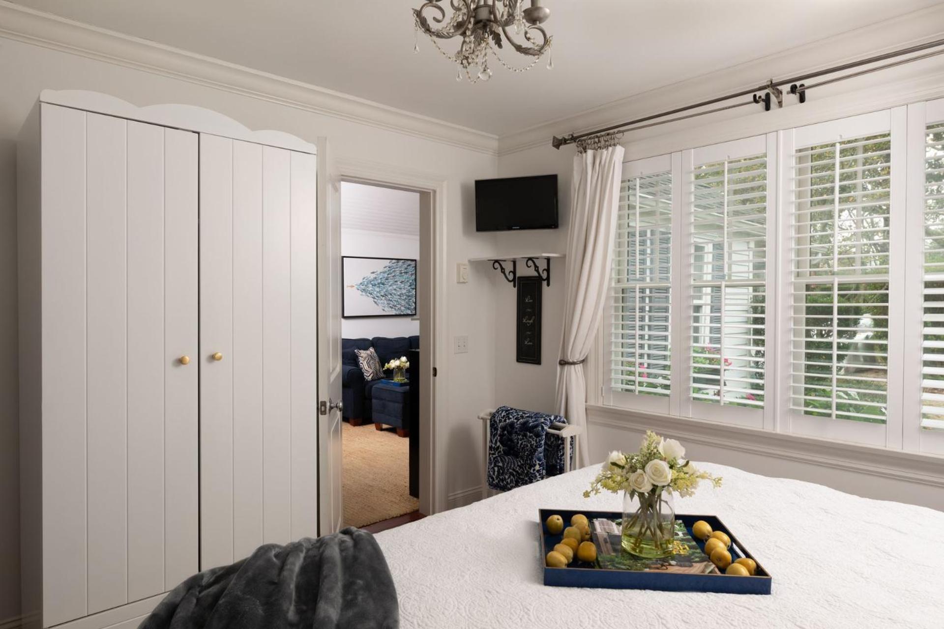 Harbor Knoll Bed and Breakfast