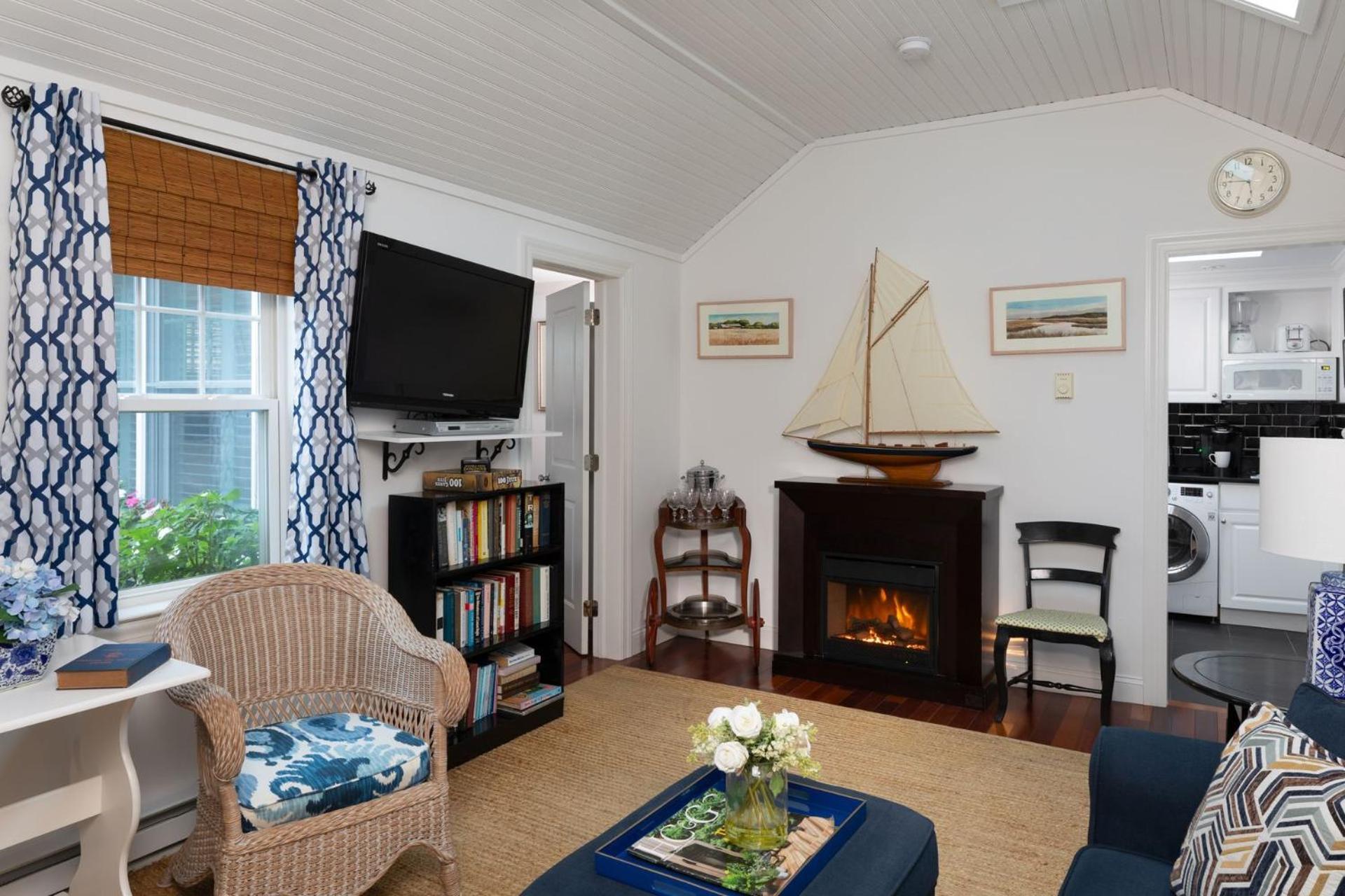 Harbor Knoll Bed and Breakfast