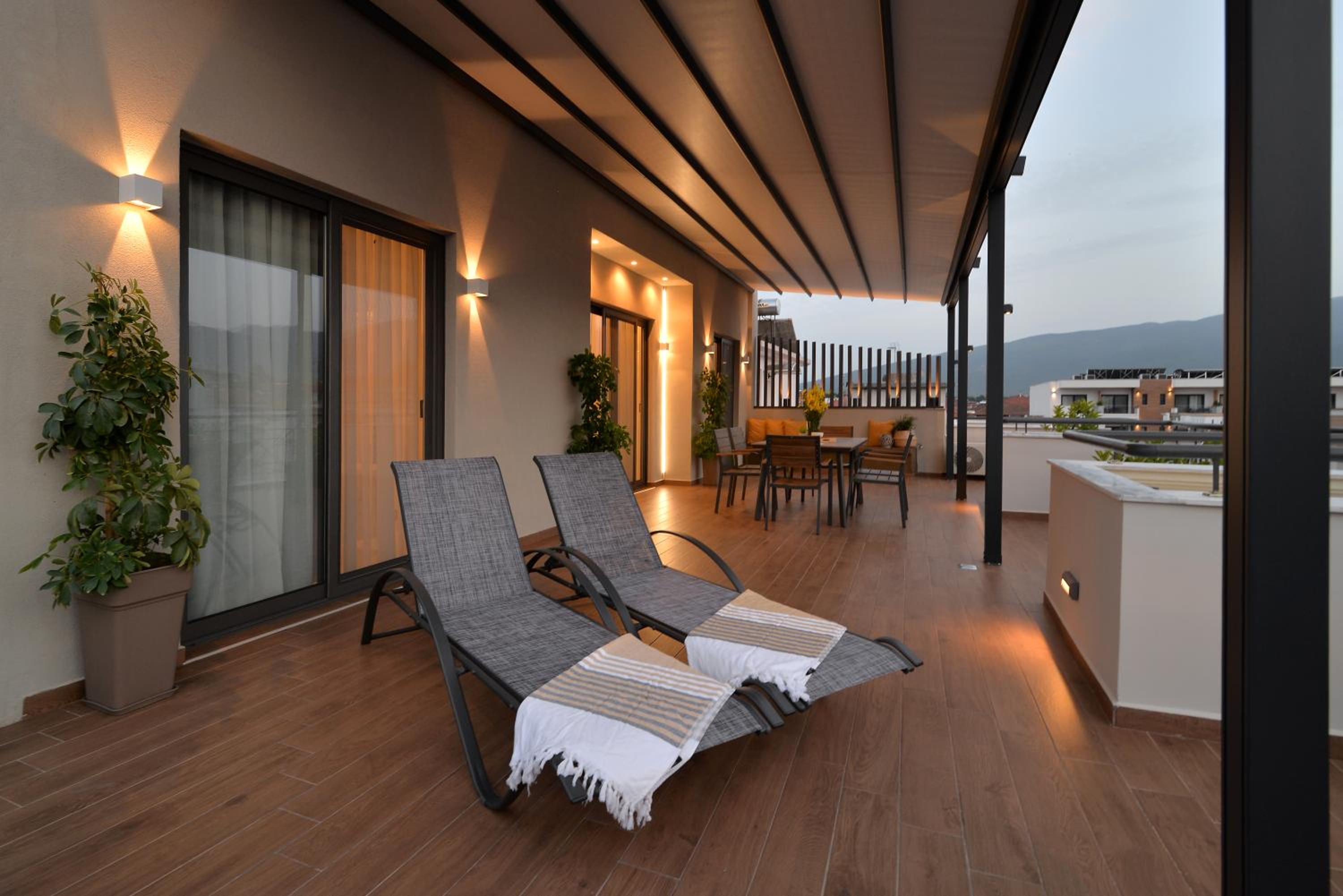 Irida Apartments