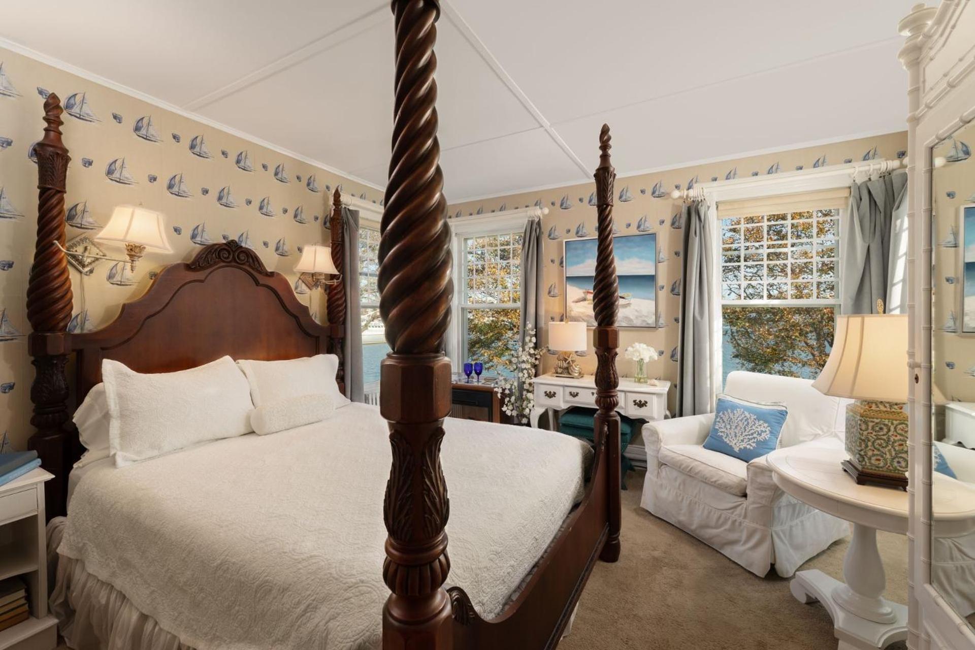 Harbor Knoll Bed and Breakfast