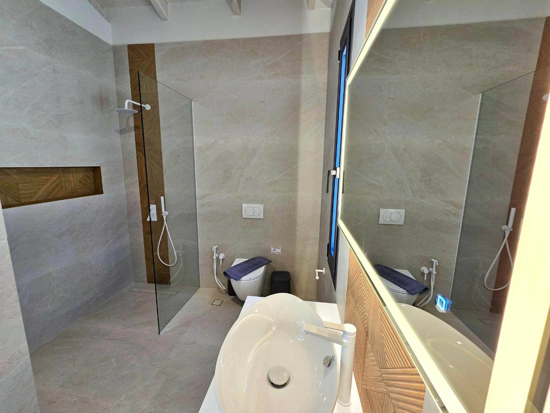Anmaria Luxury
