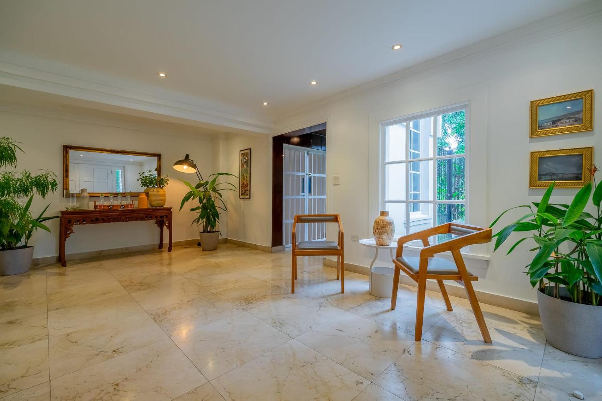 Phenomenal 3BR House with balcony in Ancon view 4