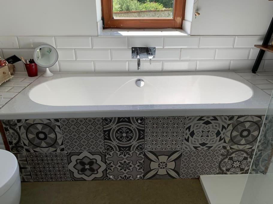 South Downs Way Eco House near Goodwood, Witterings beach, Petersfield, Midhurst, Chichester view 4