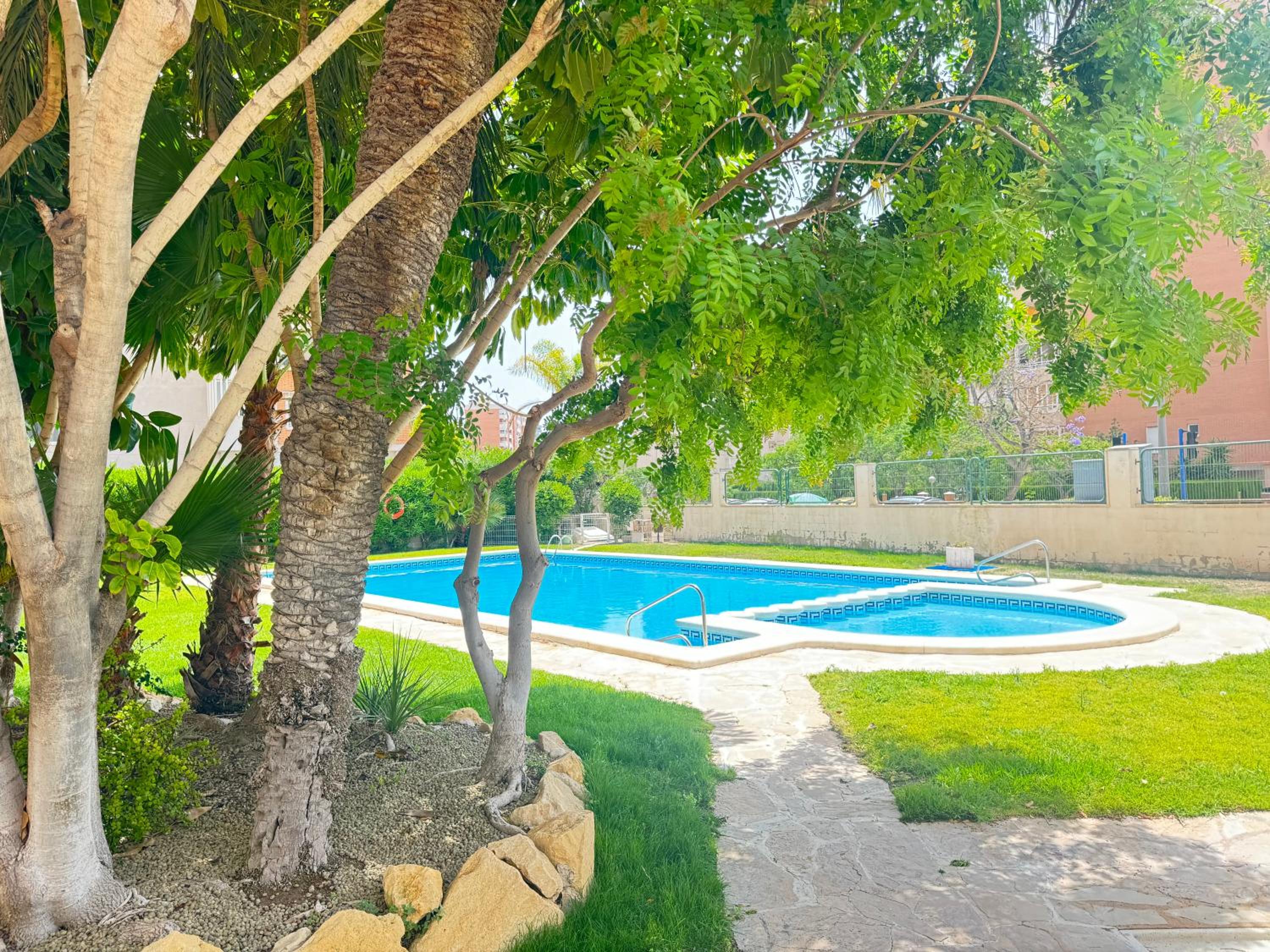 Estudio con piscina