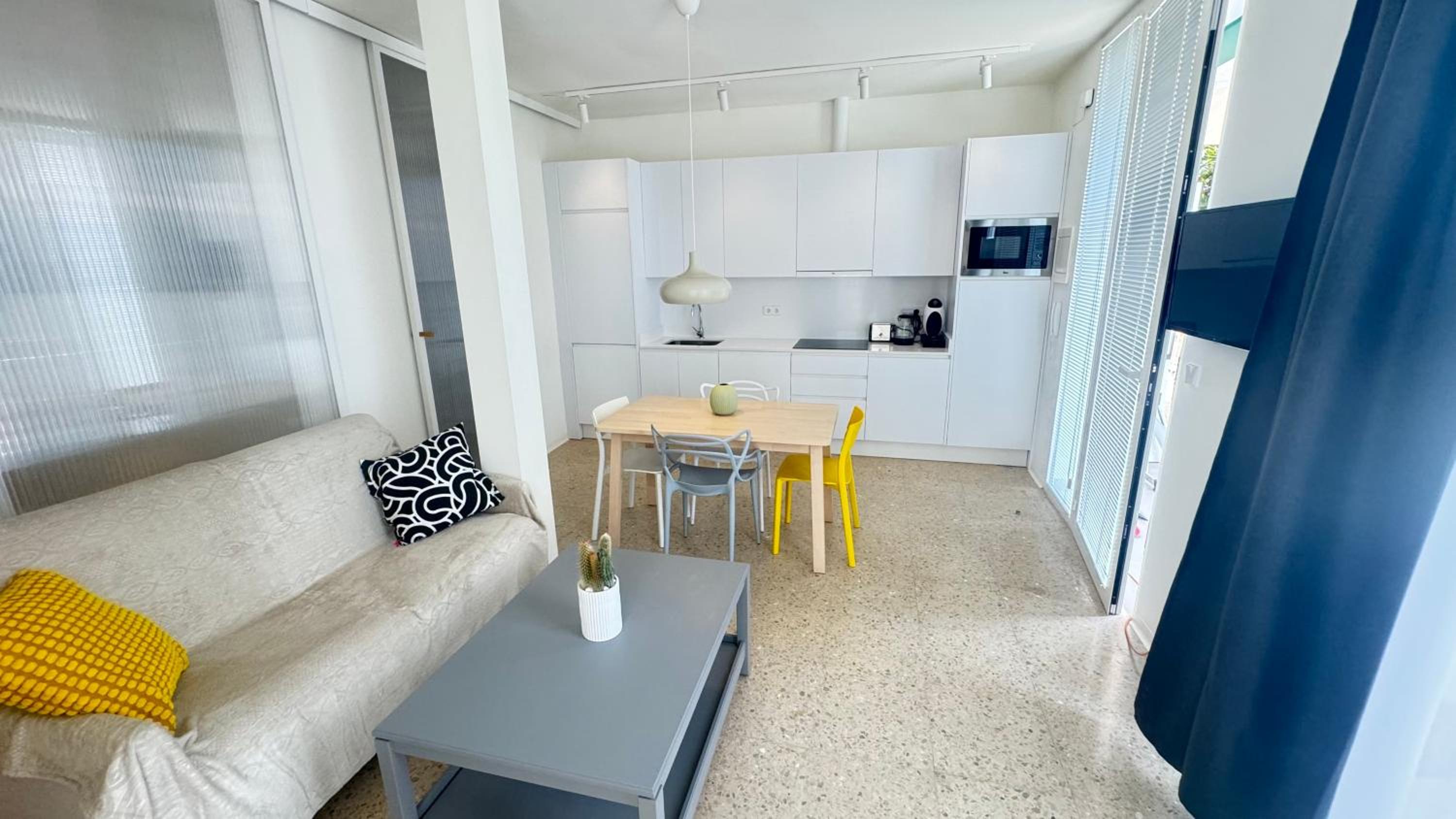 Estudio con piscina