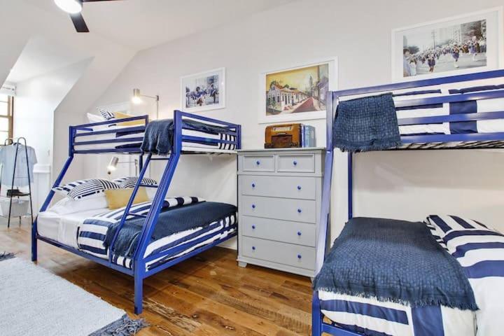 New Orleans Vacations - Designer Home Walking Distance To The French Quarter's - Property Image 1