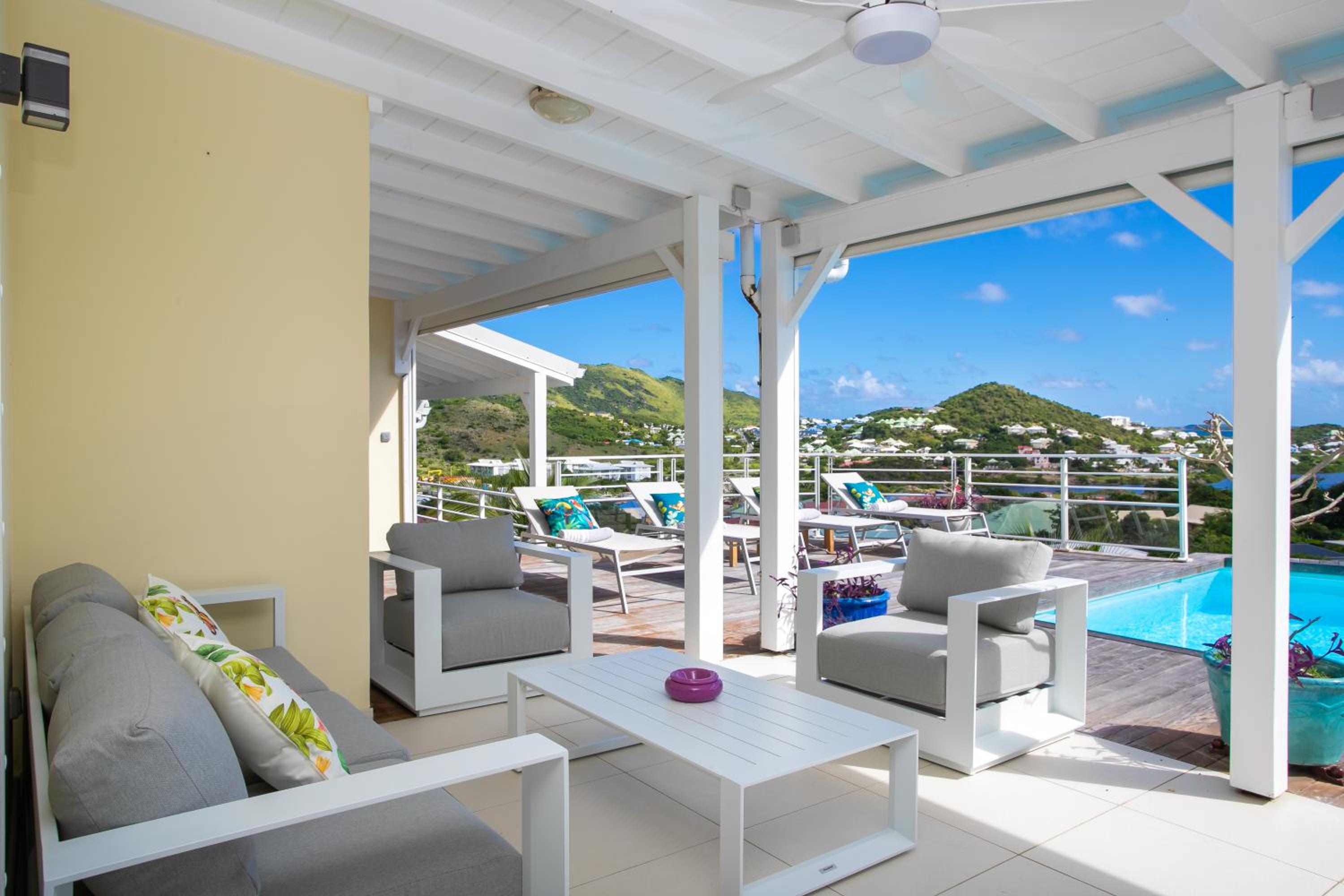 Villa Eskarcel, vue mer sur Orient Bay, piscine chauffée, très spacieuse view 2