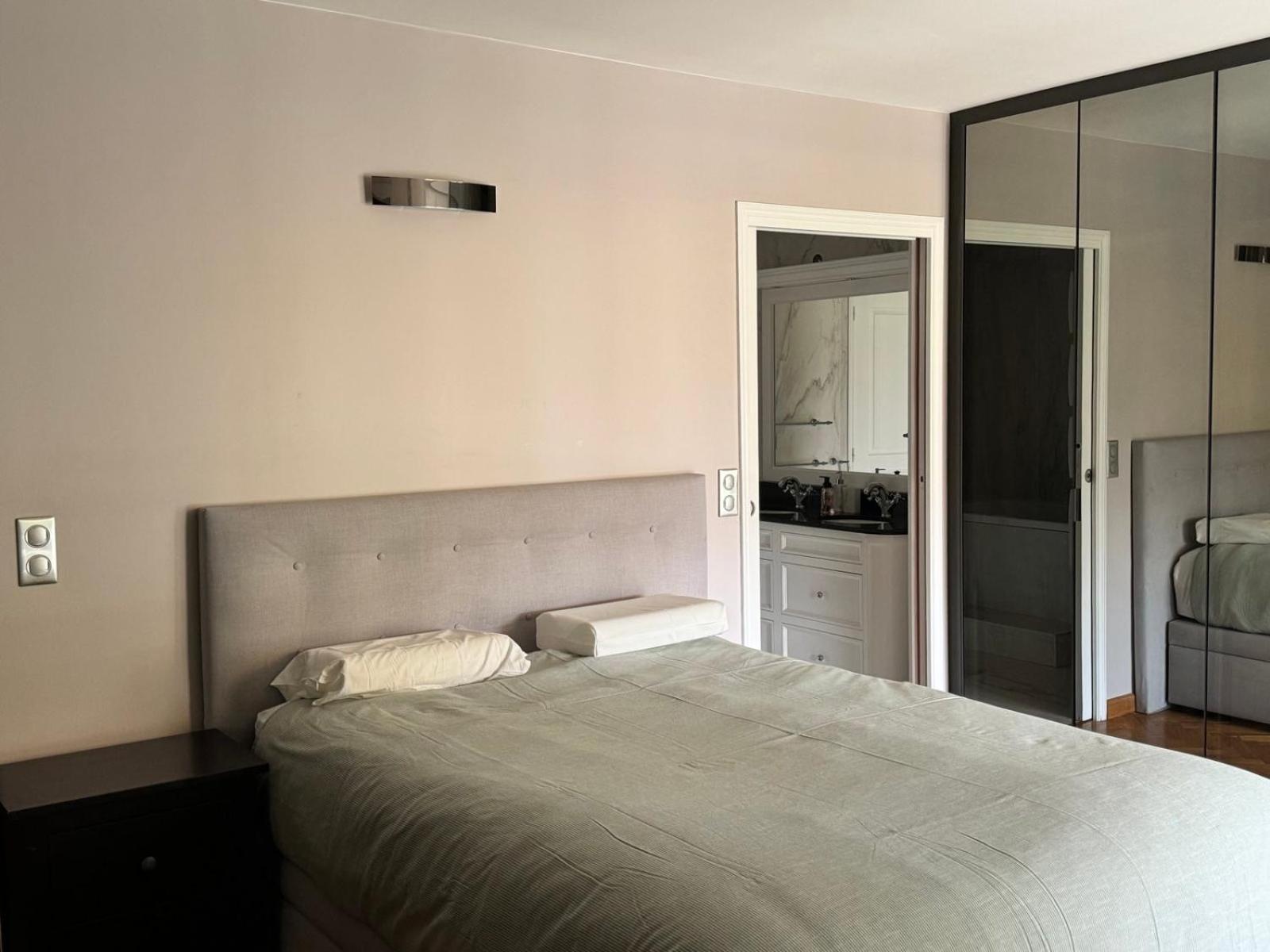 3 bedrooms with Tour Eiffel view
