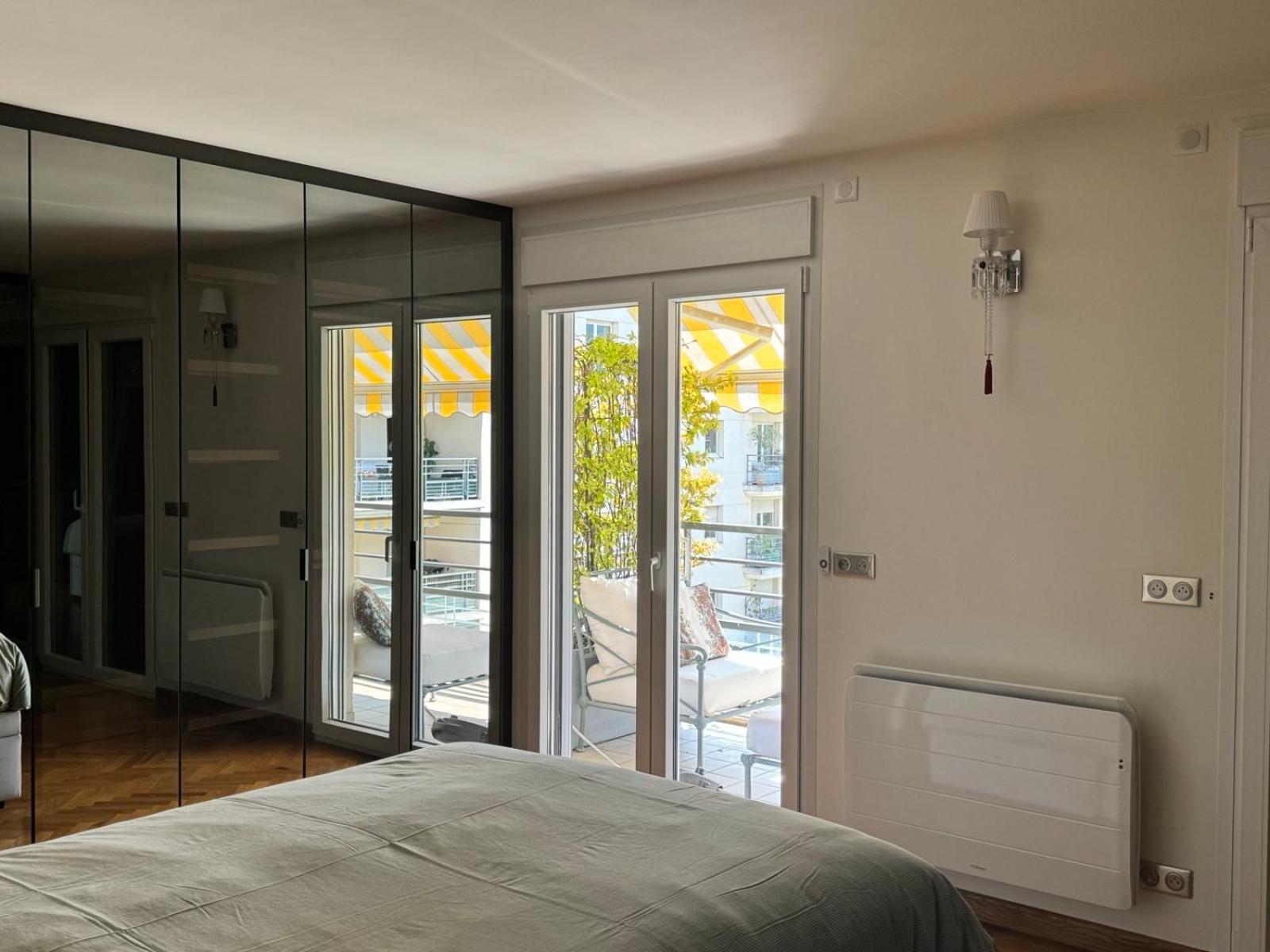 3 bedrooms with Tour Eiffel view