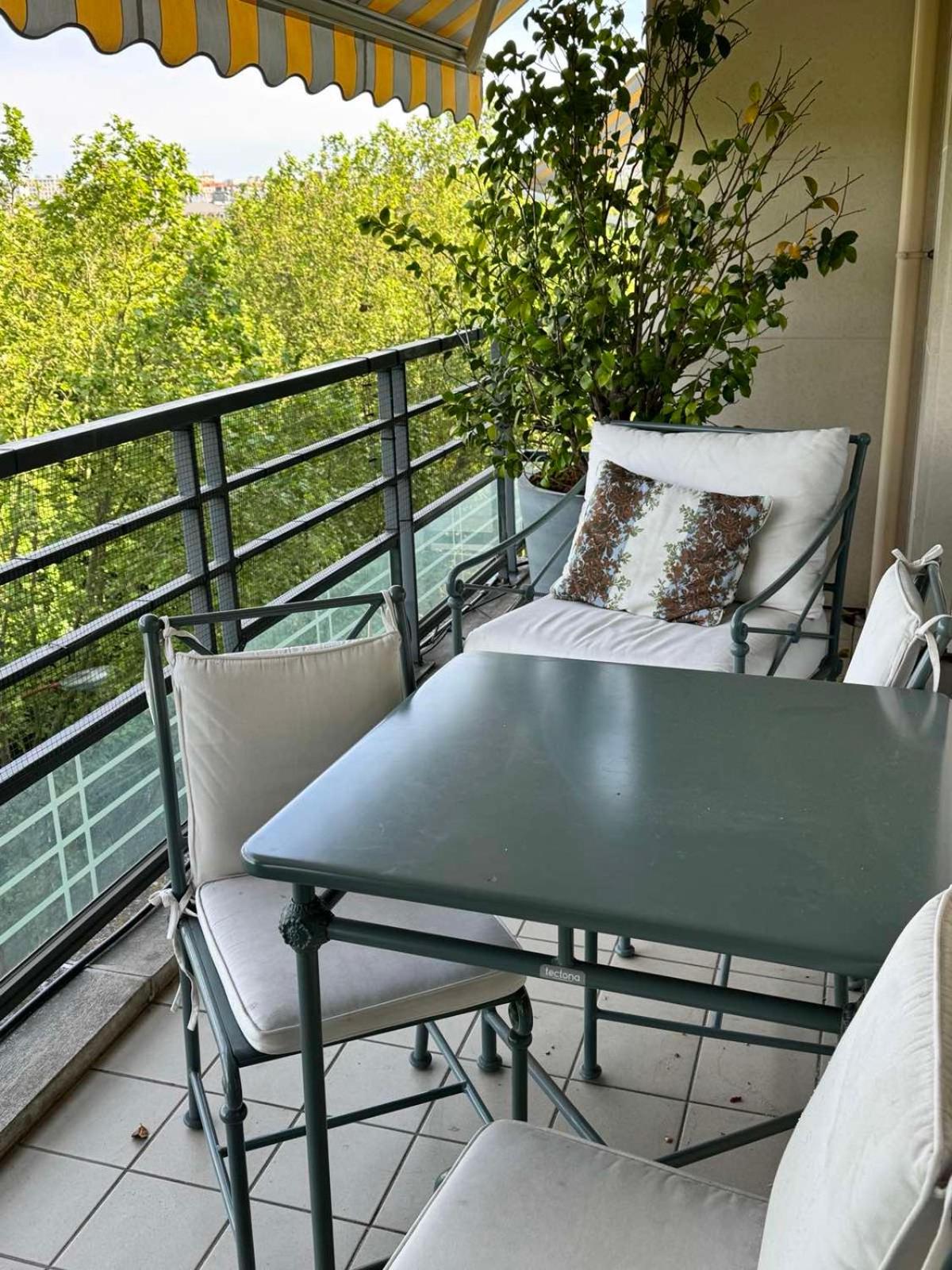 3 bedrooms with Tour Eiffel view