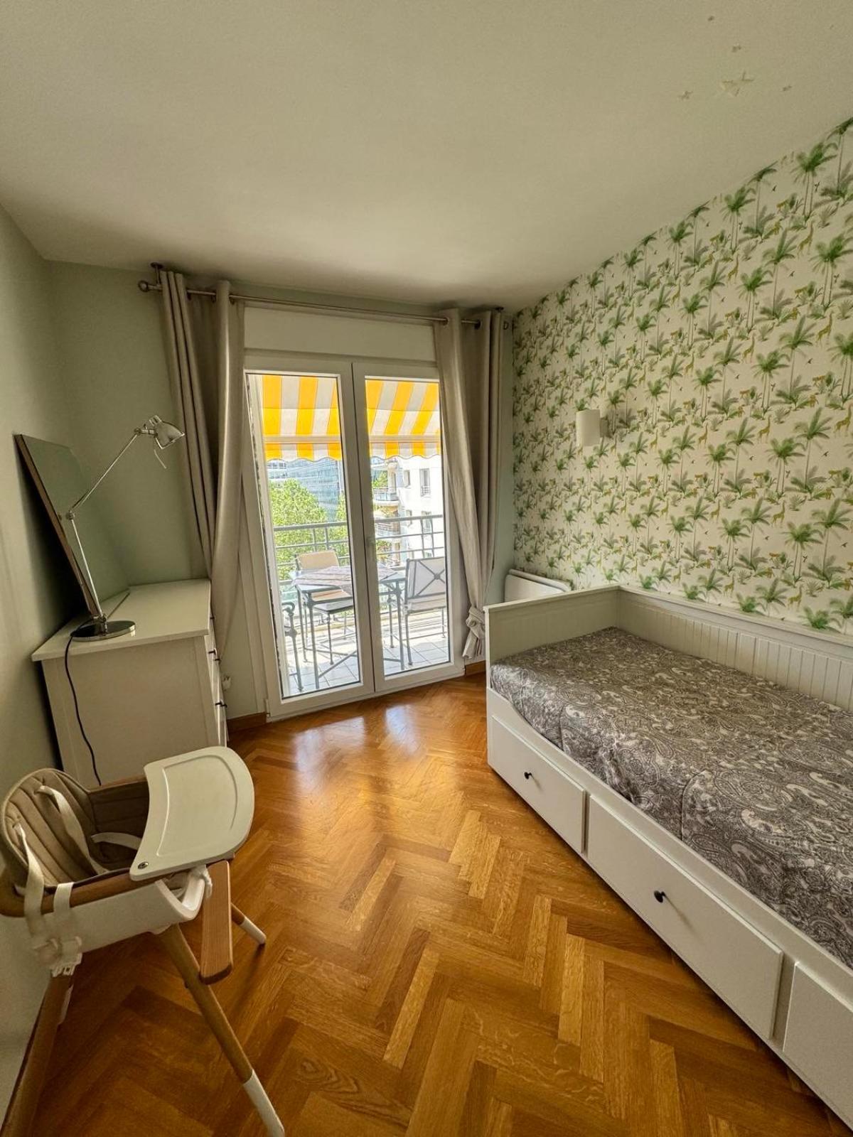 3 bedrooms with Tour Eiffel view