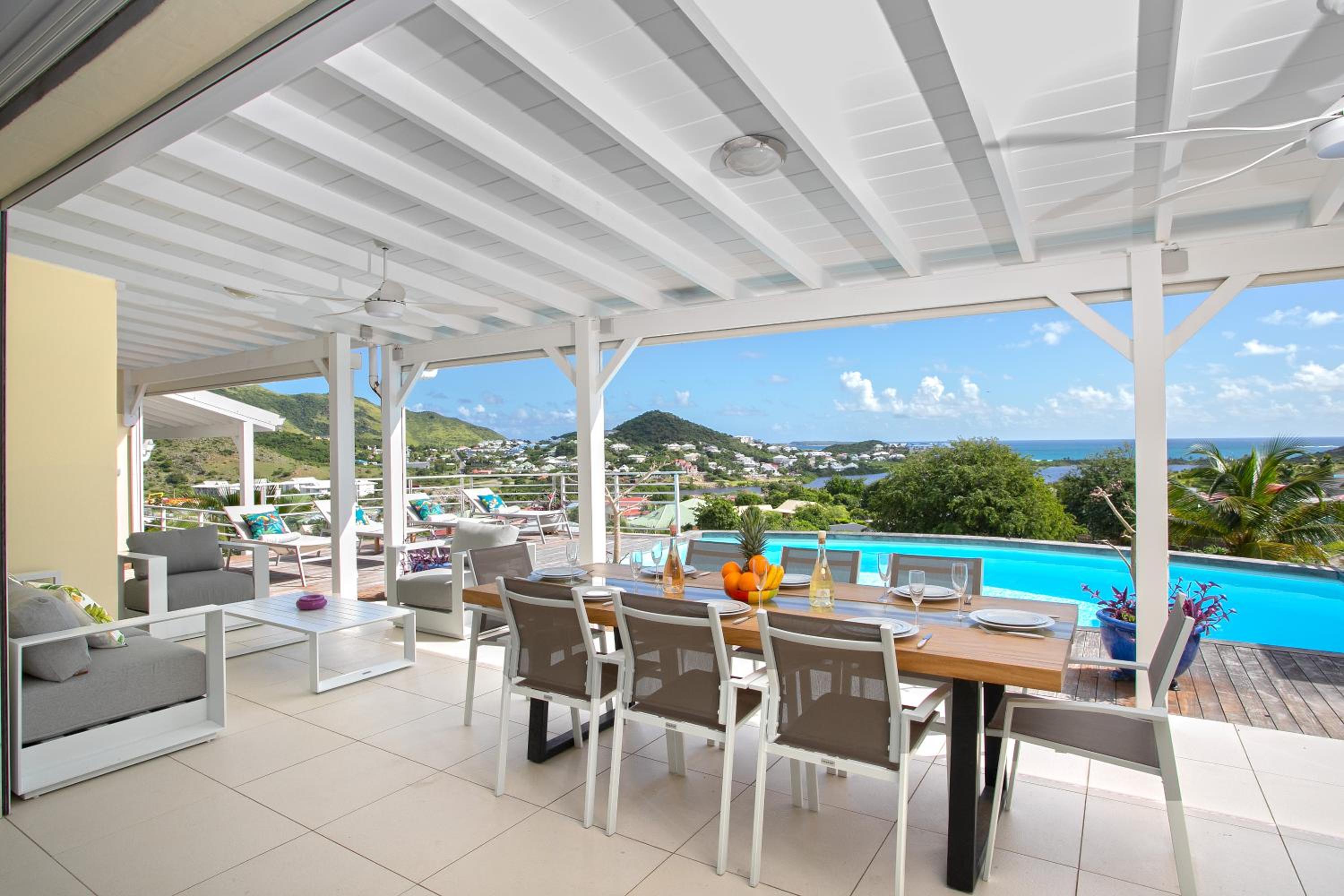 Villa Eskarcel, vue mer sur Orient Bay, piscine chauffée, très spacieuse view 5