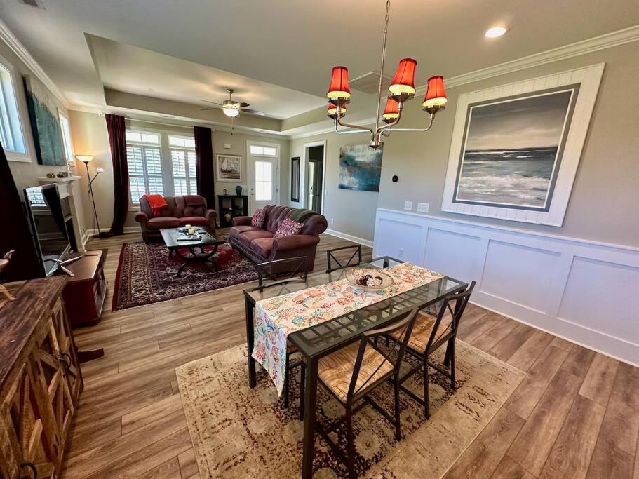 Live Oak Cottage, Your Private Beaufort Oasis
