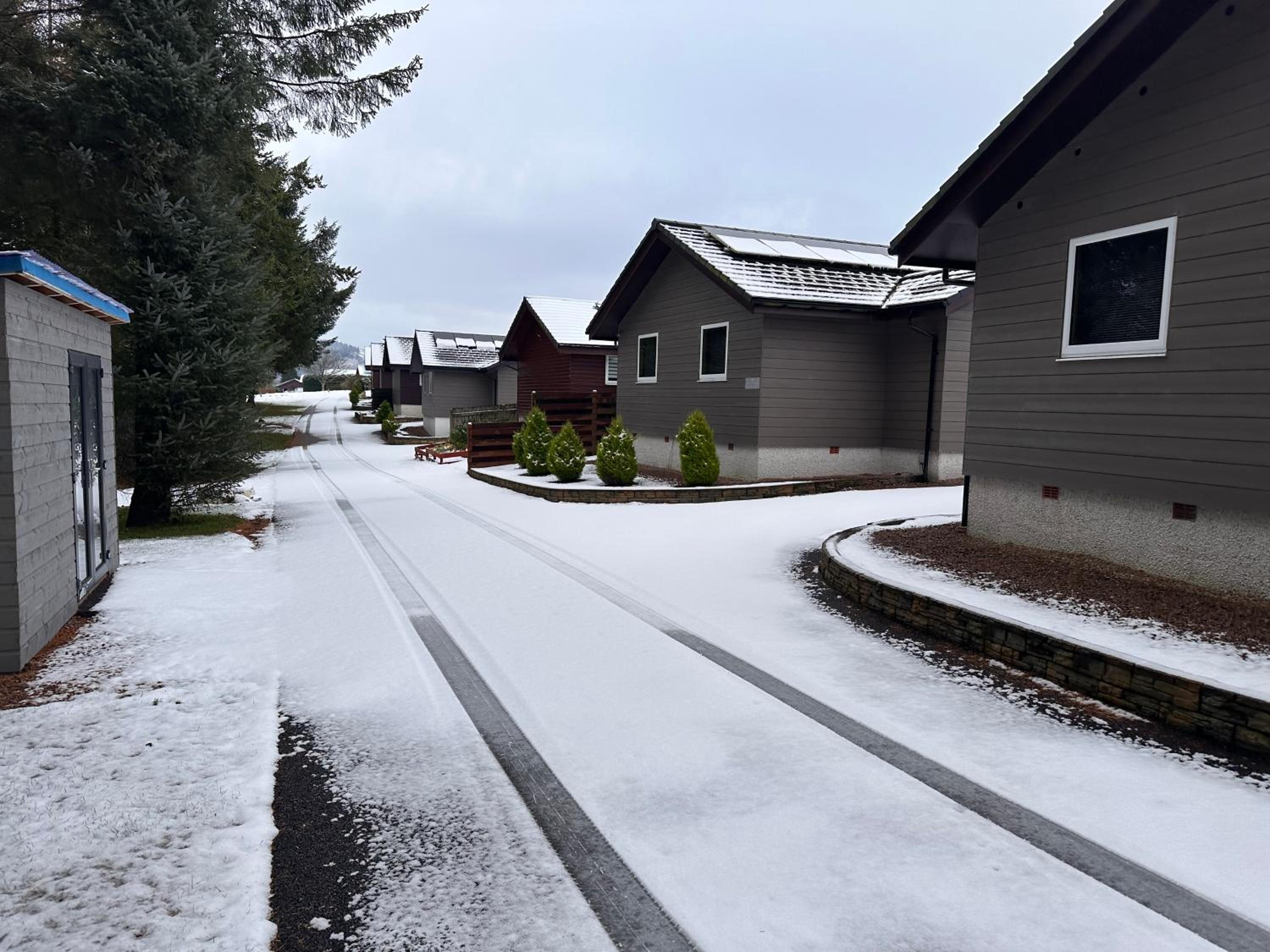 Woodlane lodge with private Hottub & Pool table view 2