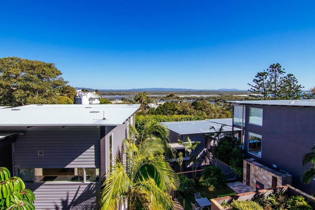 Hotel noosa apartment with stunning views unlimited wifi - Image 1