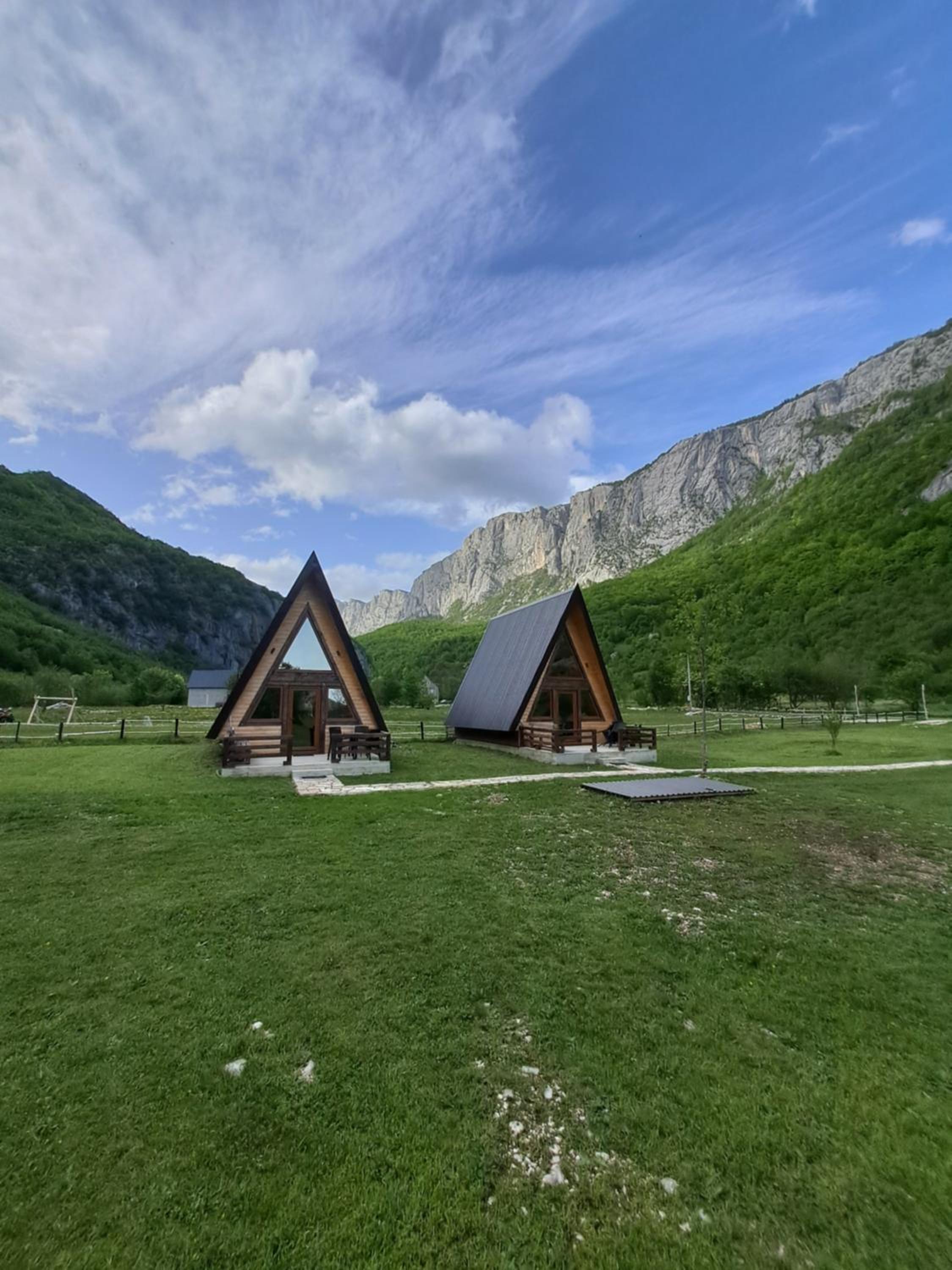 Wooden cottages KONAK