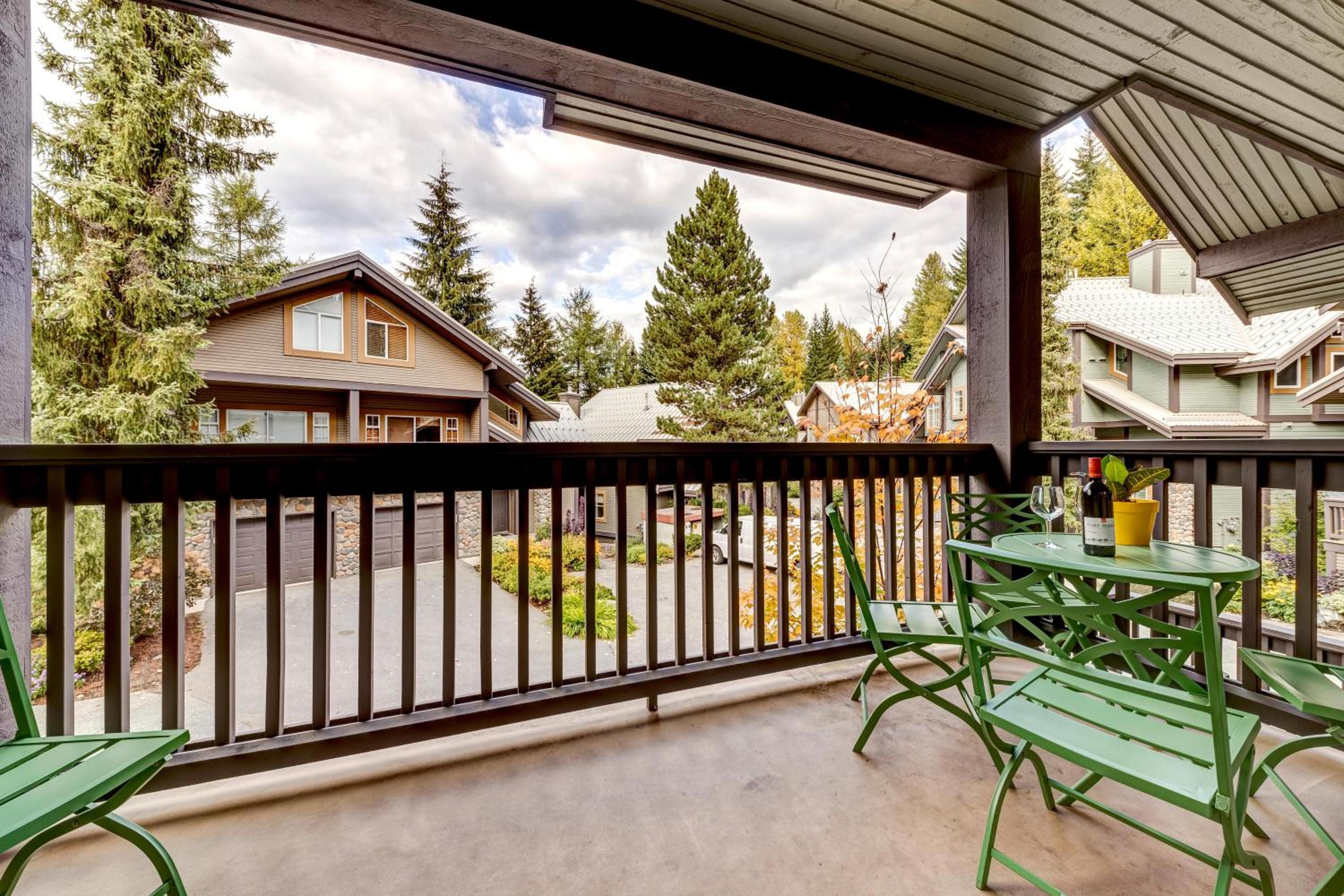 Snowy Creek 30 - Ski In Ski Out, Private Hot Tub, Short Walk to Whistler Village