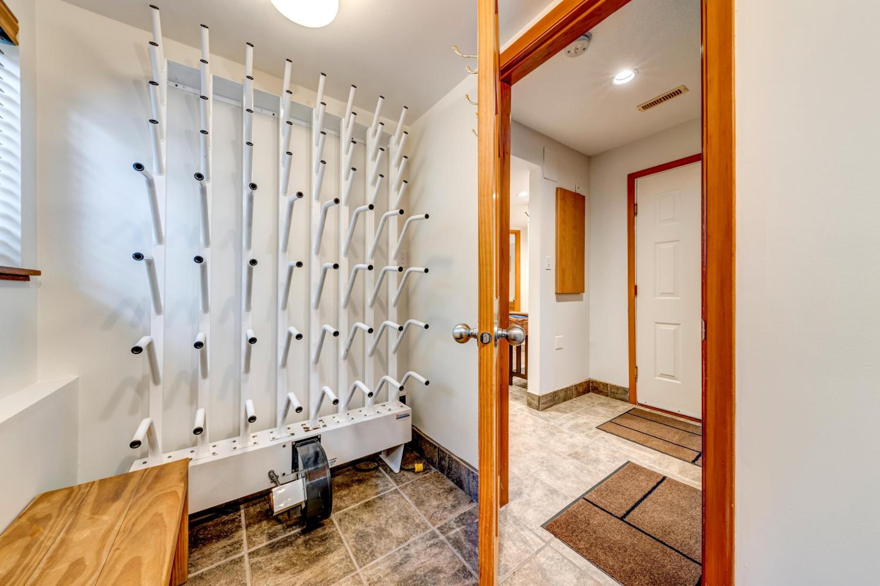 Snowy Creek 30 - Ski In Ski Out, Private Hot Tub, Short Walk to Whistler Village