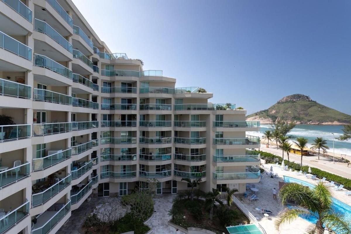 Apart hotel a Beira Mar na praia do Recreio