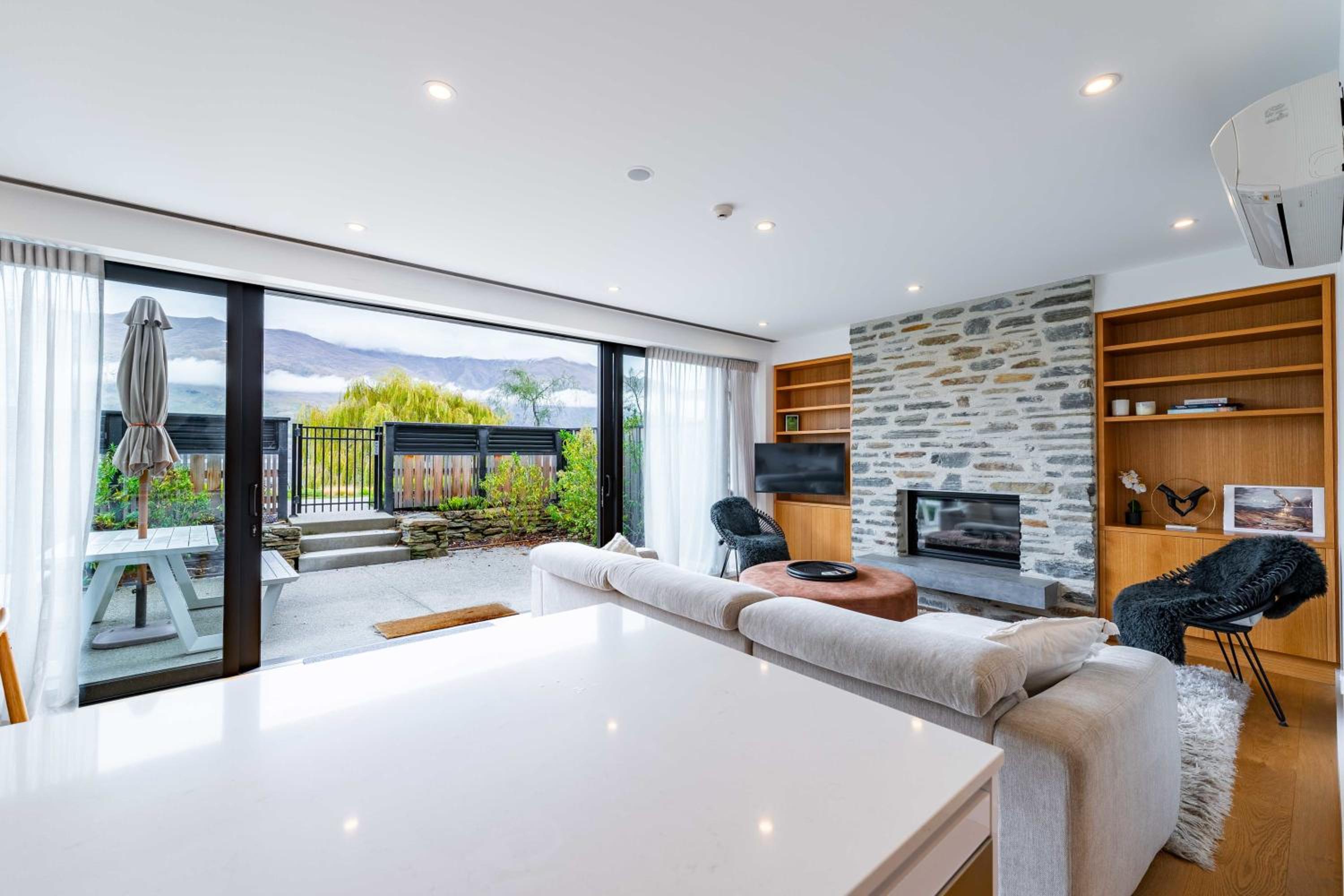 Central Wanaka Lakeside Condo view 3
