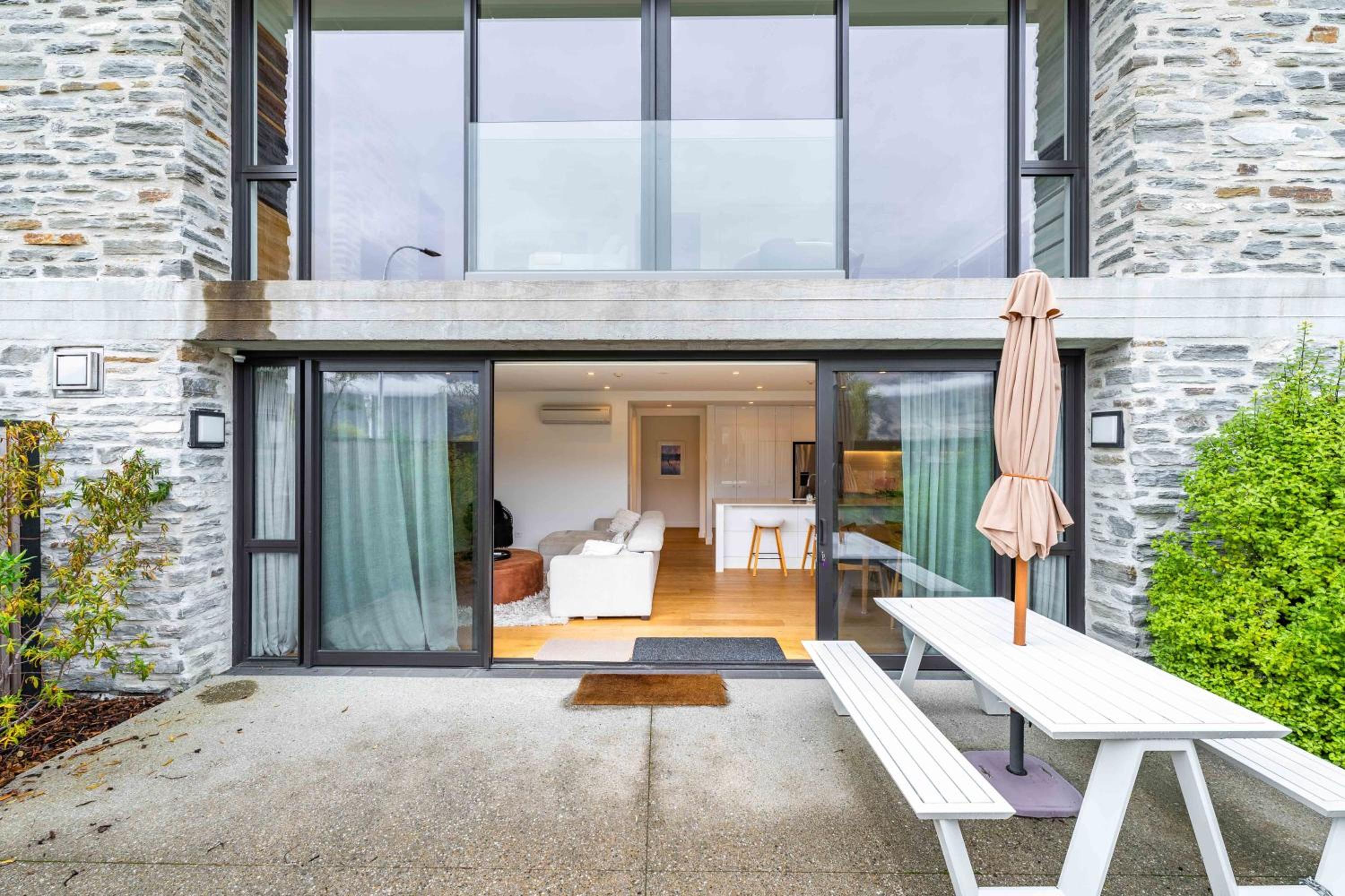 Central Wanaka Lakeside Condo view 4