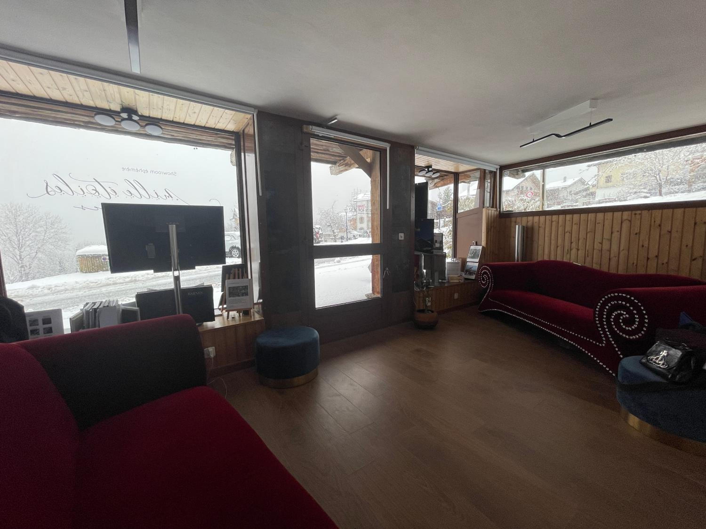 Mazot Agora Suite - Pop-Up Gallery Experience Suite