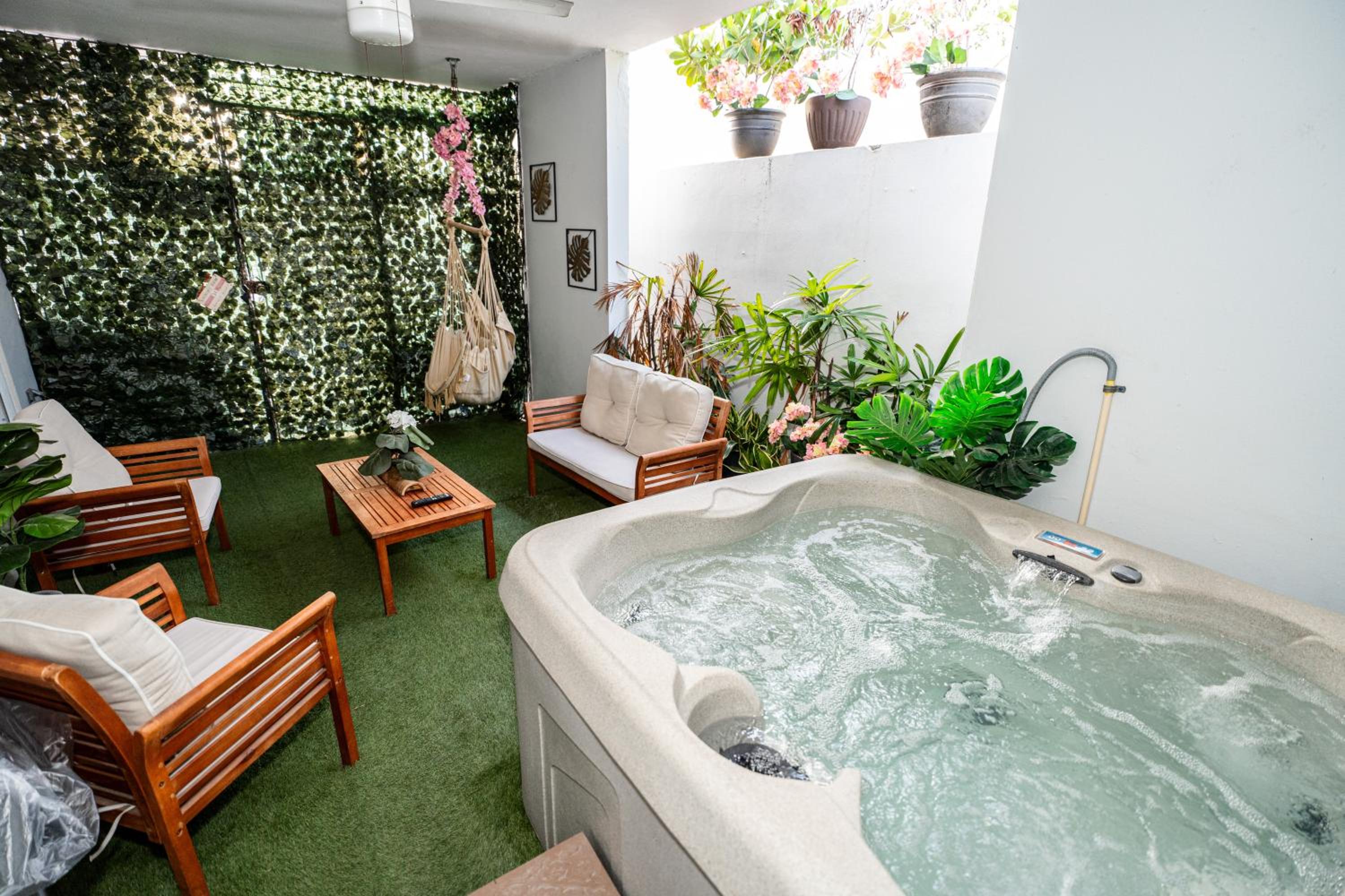 Spacious Retreat with Private Jacuzzi and Terrace view 2