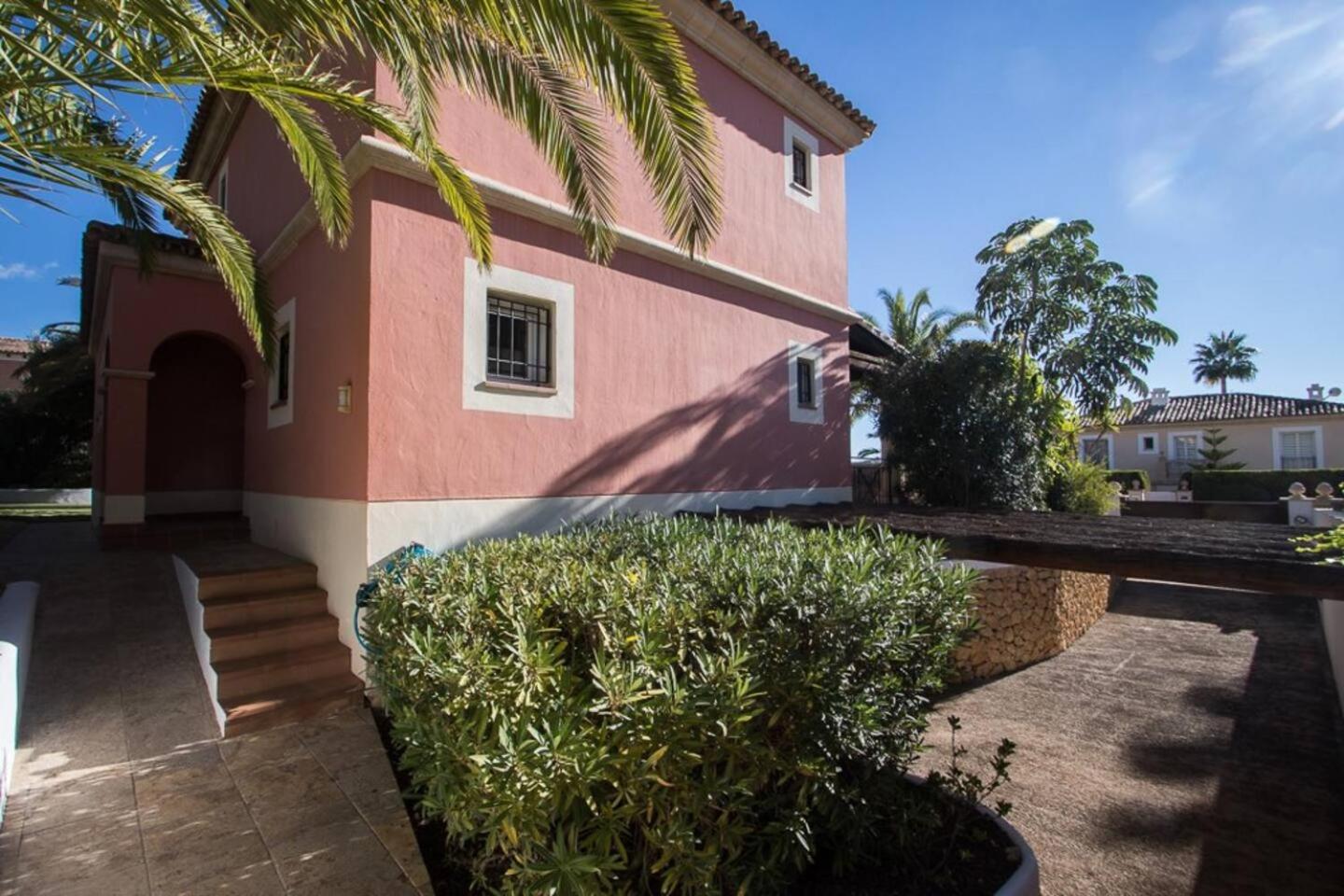 Asia Gardens Villa with private pool in Benidorm
